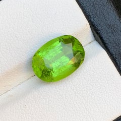 Vivid Green Natural Peridot 5.32 Carat Oval Cut Loose Gemstone for Ring-Pakistan