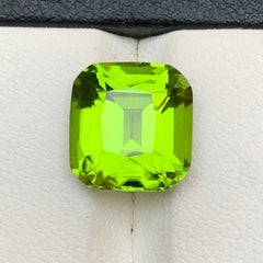 Lebendiges Grün Natürlicher Peridot 6.27 Karat Kissenschliff Loser Edelstein für Ring