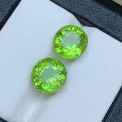 Vivid Green Natural Peridot 7.79 Carat Oval Cut Loose Gemstones for Jewelry