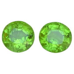 Vivid Green Natural Peridot 7.79 Carat Oval Cut Loose Gemstones for Jewelry