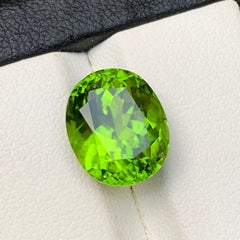 Lebendiger grüner natürlicher Peridot 8.86 Karat Ovalschliff loser Edelstein für Ring, Schmuck