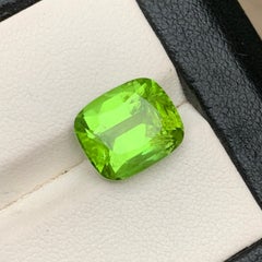 Vivid Green Natural Peridot Cushion Cut 5.79 Carat Loose Gemstone for Ring