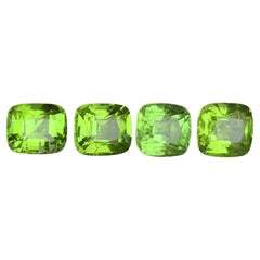 Lebendiges Grün Natürlicher Peridot Cushion-Schliff 9.87 Karat Lose Edelsteine Paket