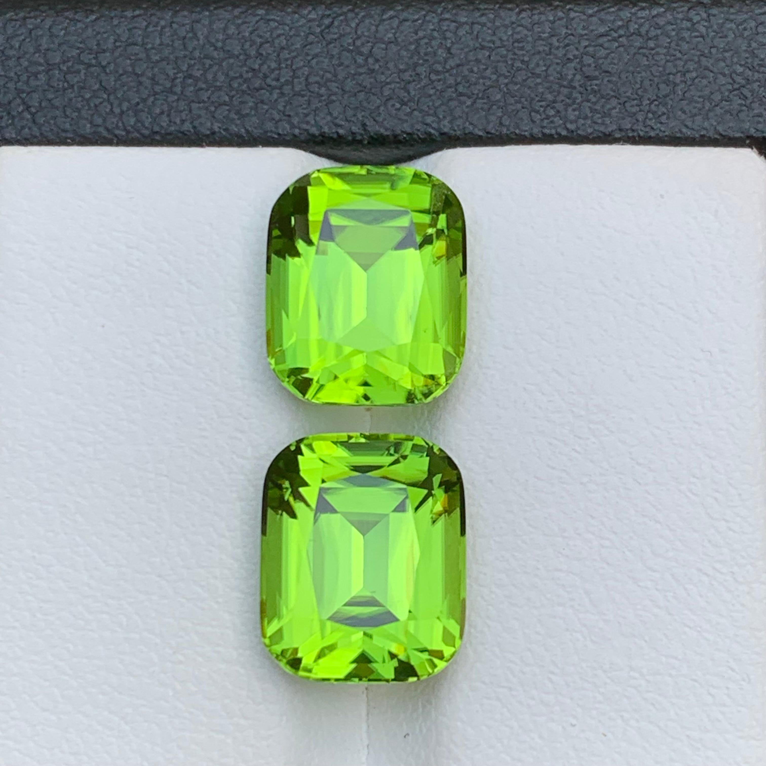 Pendientes de peridoto natural verde vivo Pareja de gemas sueltas Perfect Match 11,60 qt en Nuevo estado para la venta en Peshawar, PK
