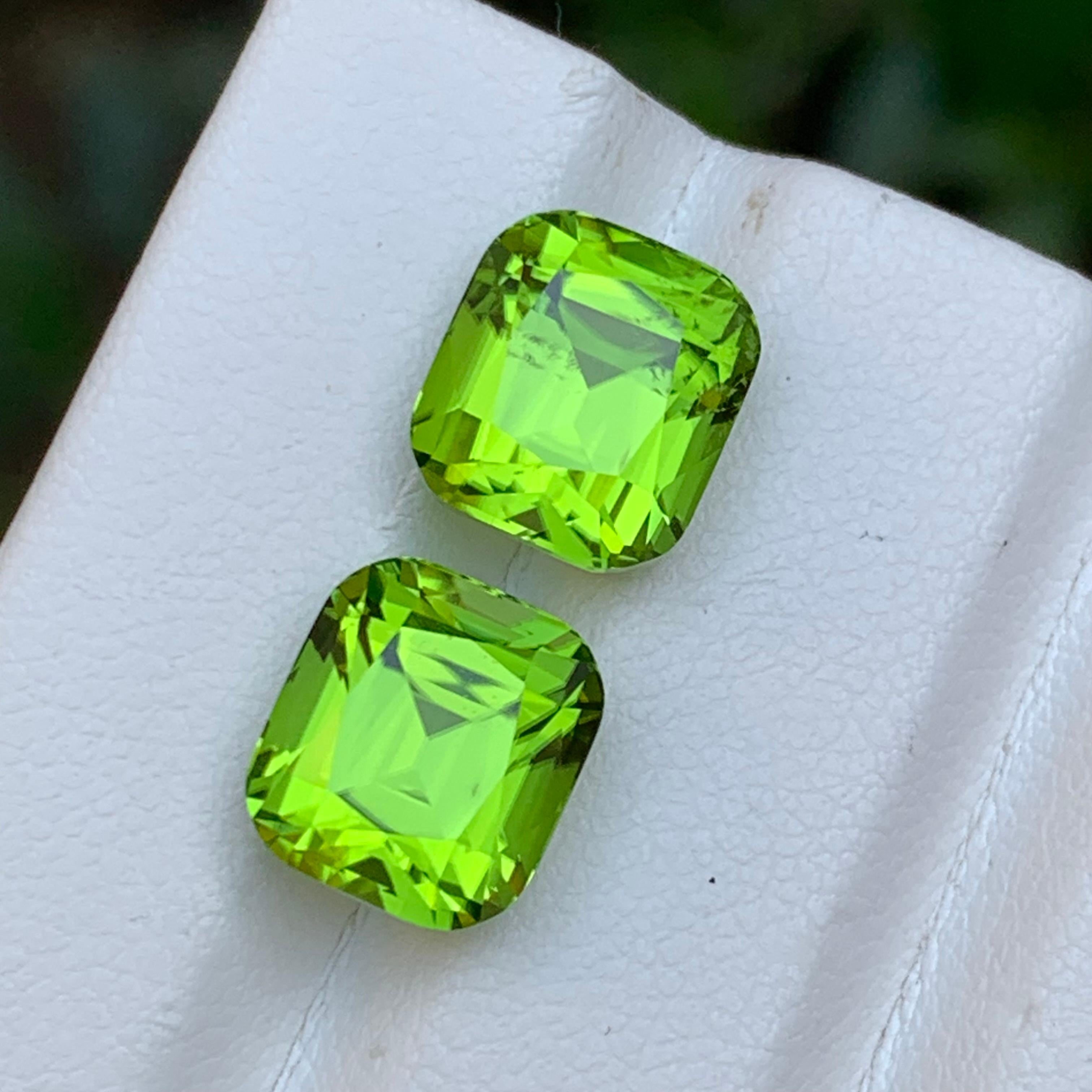 Vivid Green Natural Peridot Earrings Loose Gemstone Perfect Pair 10.50 Ct-Jewel For Sale 4