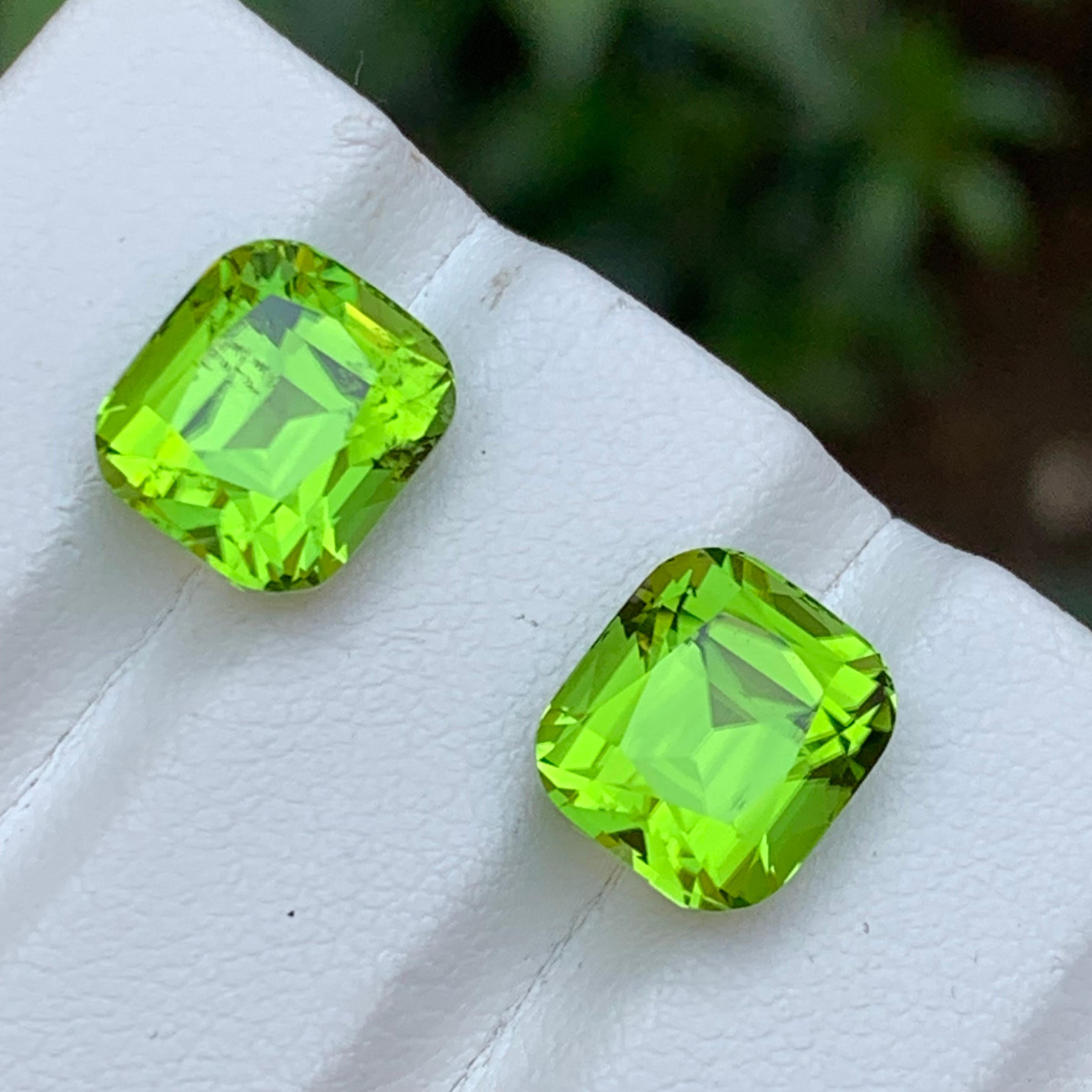 Vivid Green Natural Peridot Earrings Loose Gemstone Perfect Pair 10.50 Ct-Jewel For Sale 5