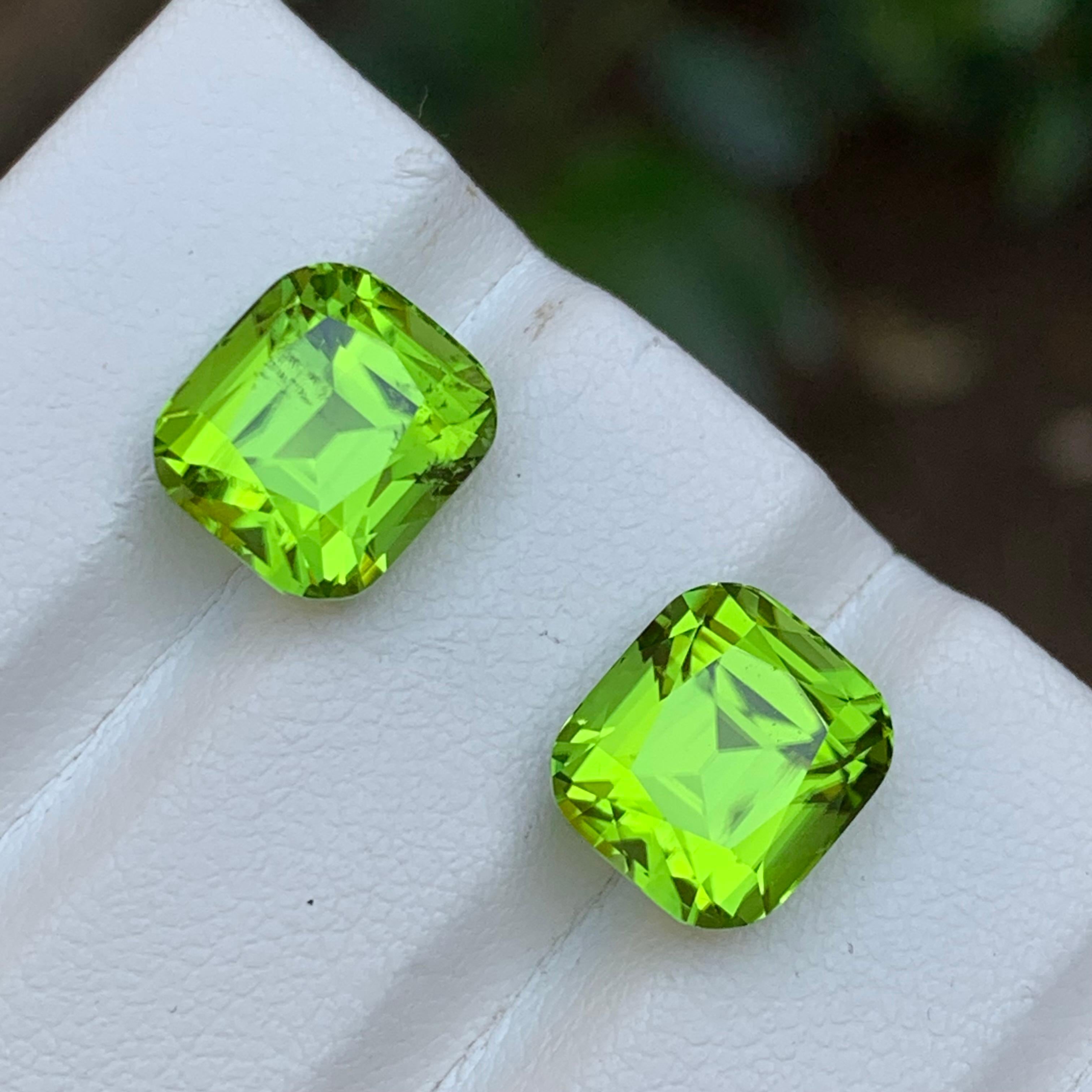 Vivid Green Natural Peridot Earrings Loose Gemstone Perfect Pair 10.50 Ct-Jewel For Sale 7