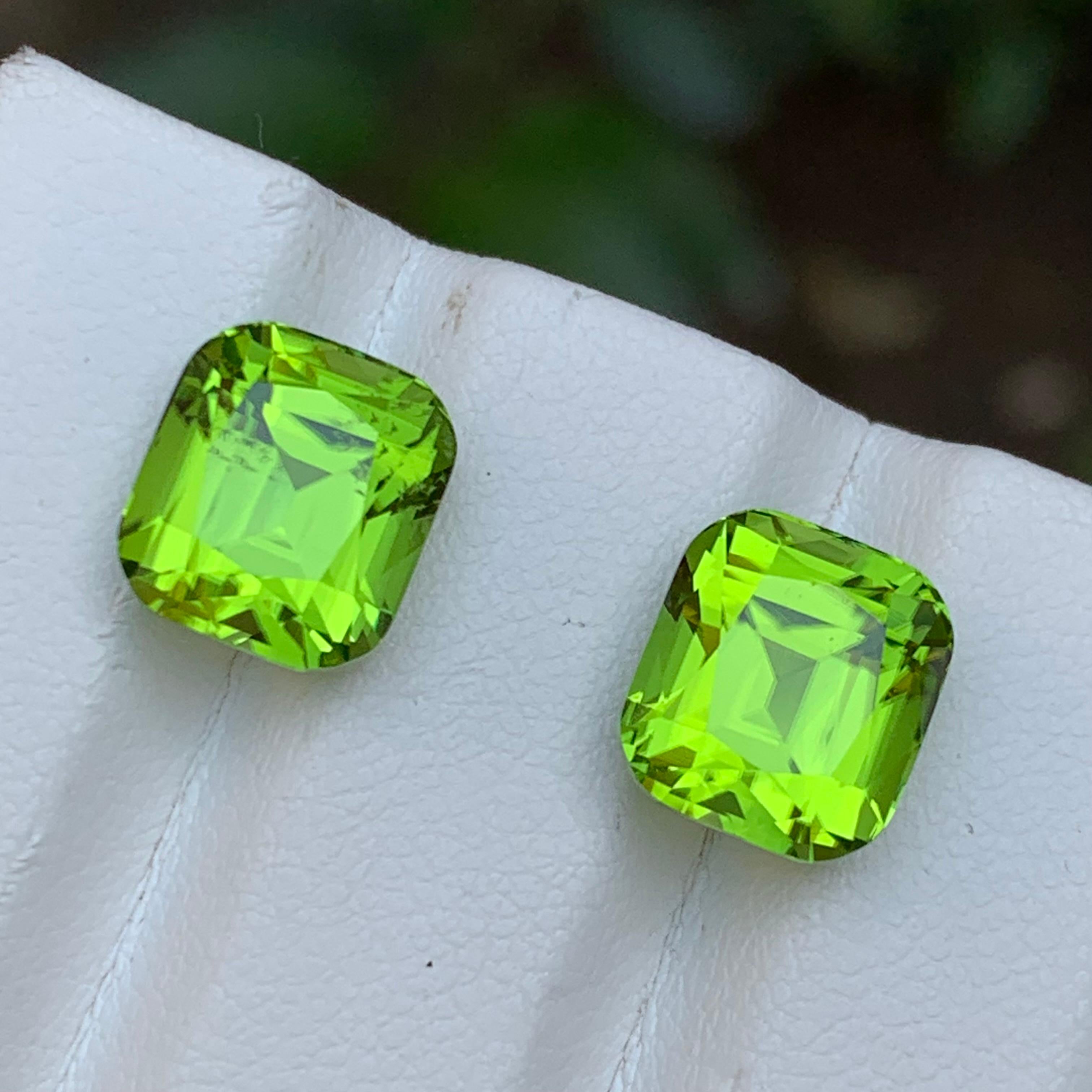 Women's or Men's Vivid Green Natural Peridot Earrings Loose Gemstone Perfect Pair 10.50 Ct-Jewel For Sale