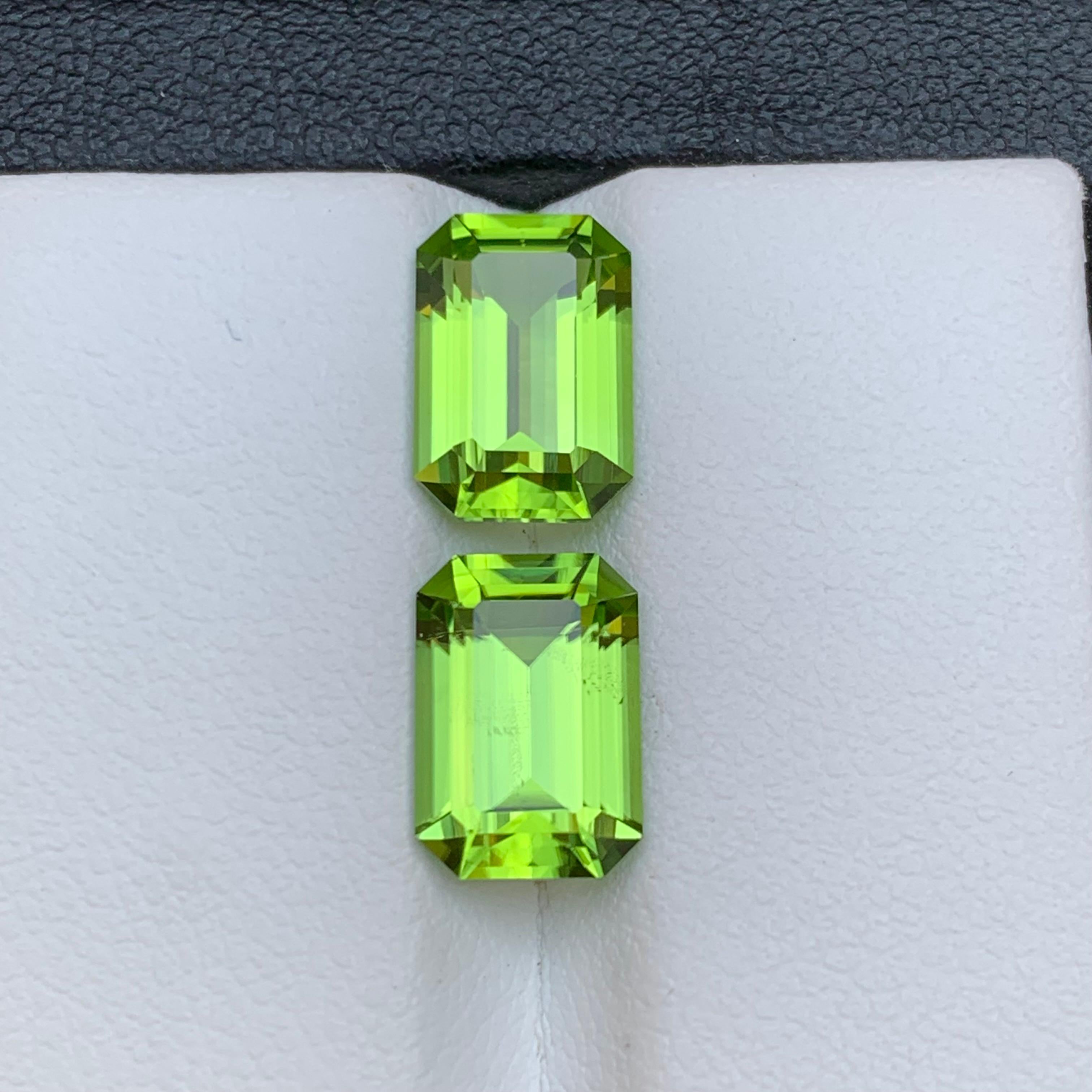 Pendientes de peridoto natural verde vivo Pareja perfecta de piedras preciosas sueltas 5.80 Ct-Joya en venta 5