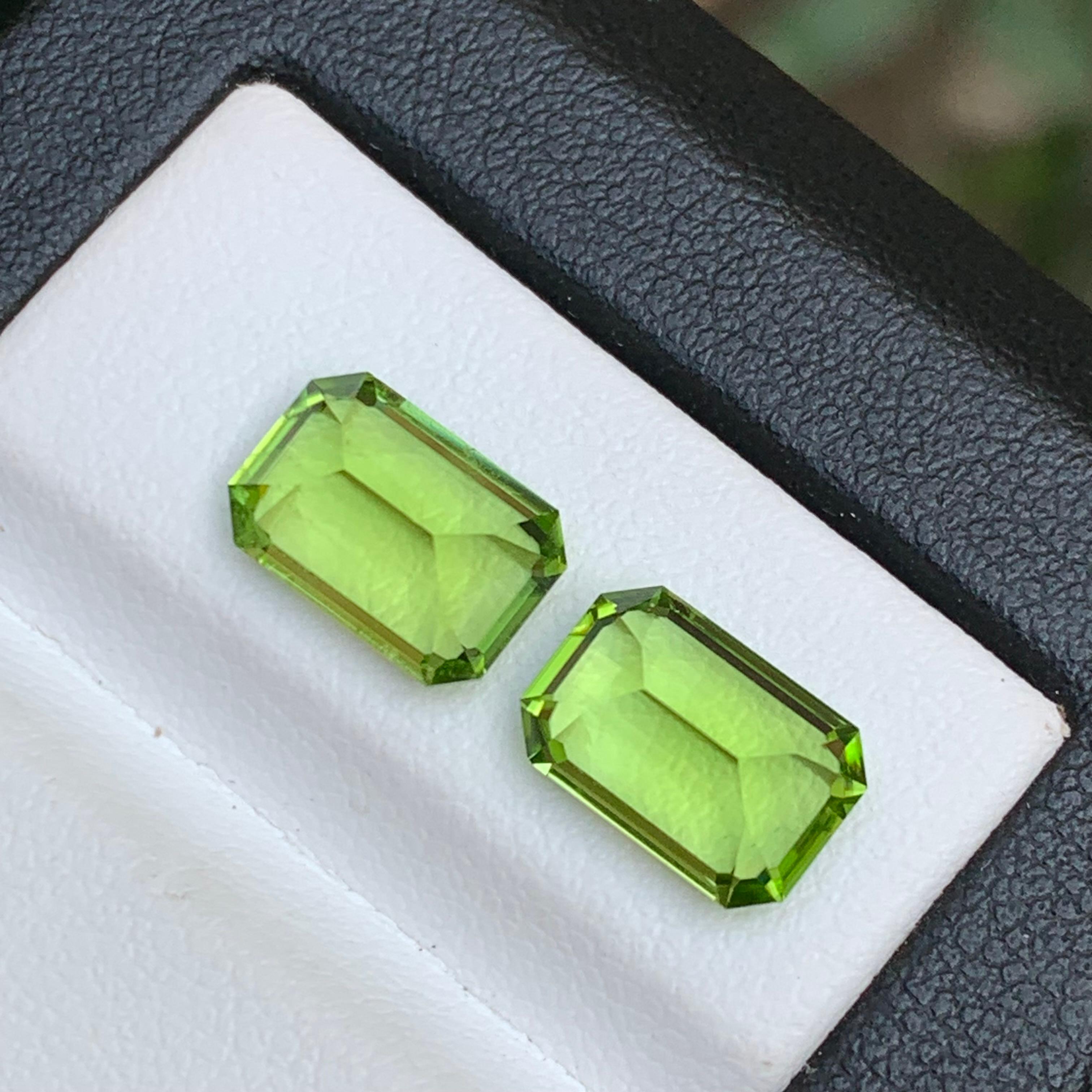Pendientes de peridoto natural verde vivo Pareja perfecta de piedras preciosas sueltas 5.80 Ct-Joya en Nuevo estado para la venta en Peshawar, PK