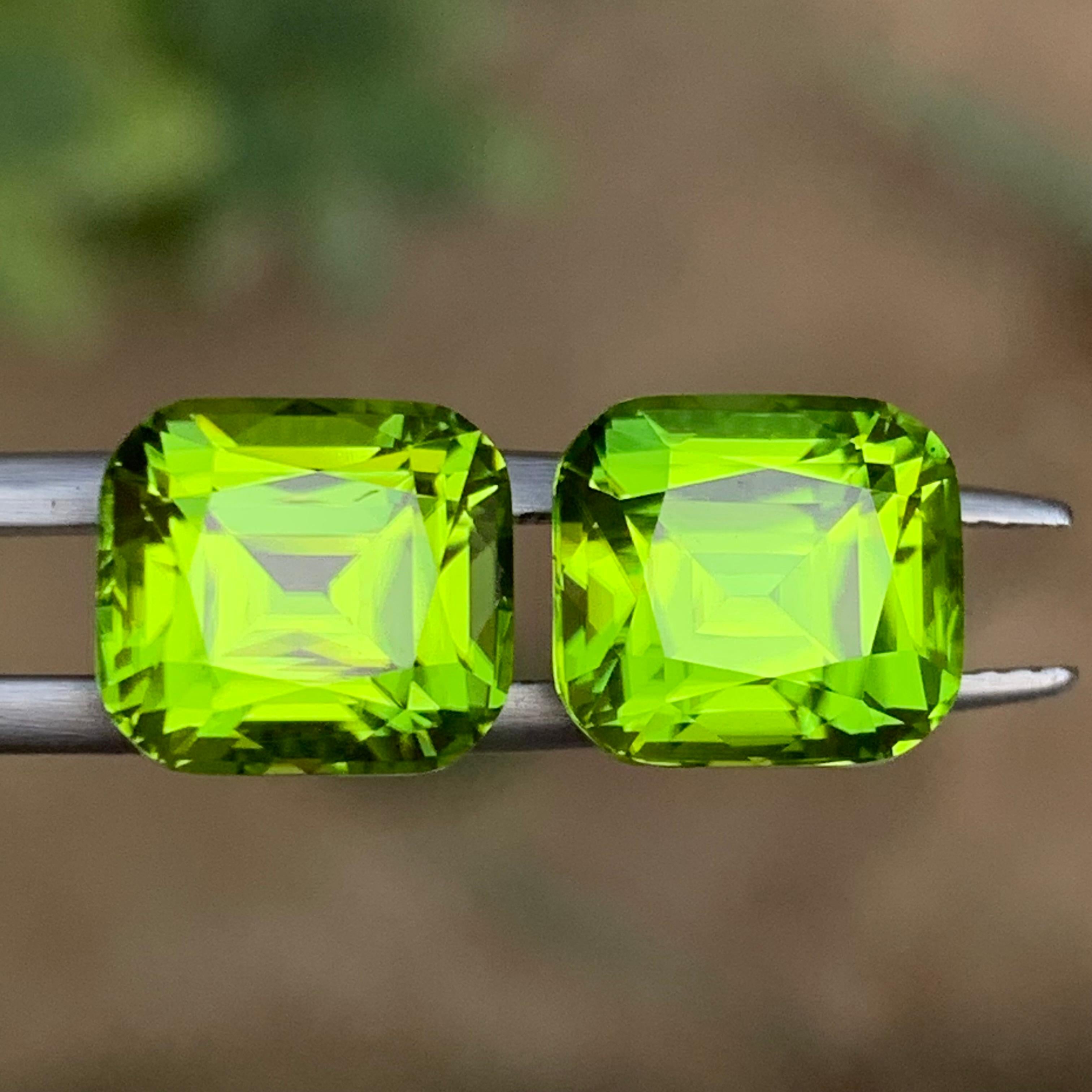 Boucles d'oreilles péridot vert vif pierres précieuses en vrac paire parfaite 10.22Ct-Jewell Neuf - En vente à Peshawar, PK