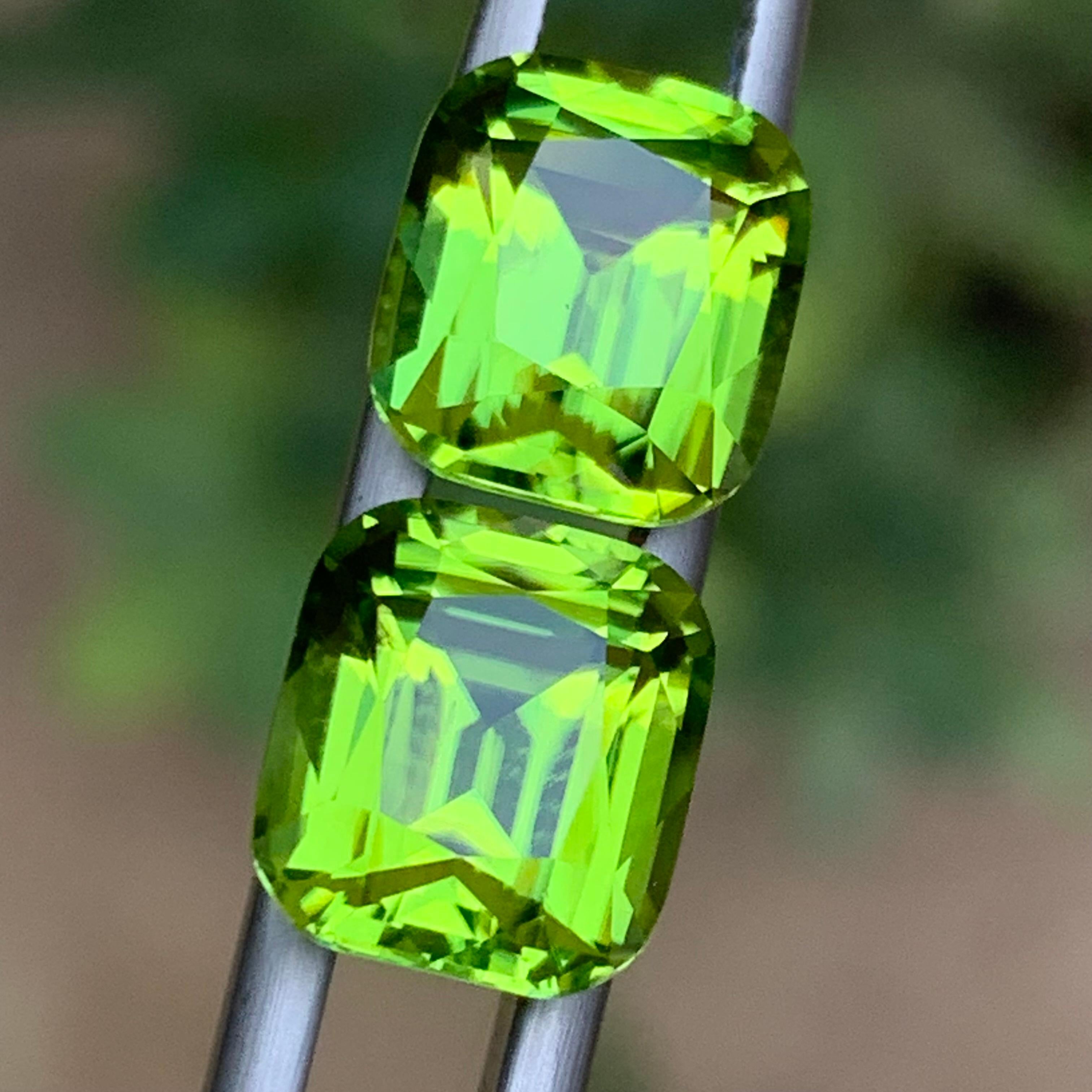 Contemporain Boucles d'oreilles péridot vert vif pierres précieuses en vrac paire parfaite 8.80 Ct-Jewell en vente