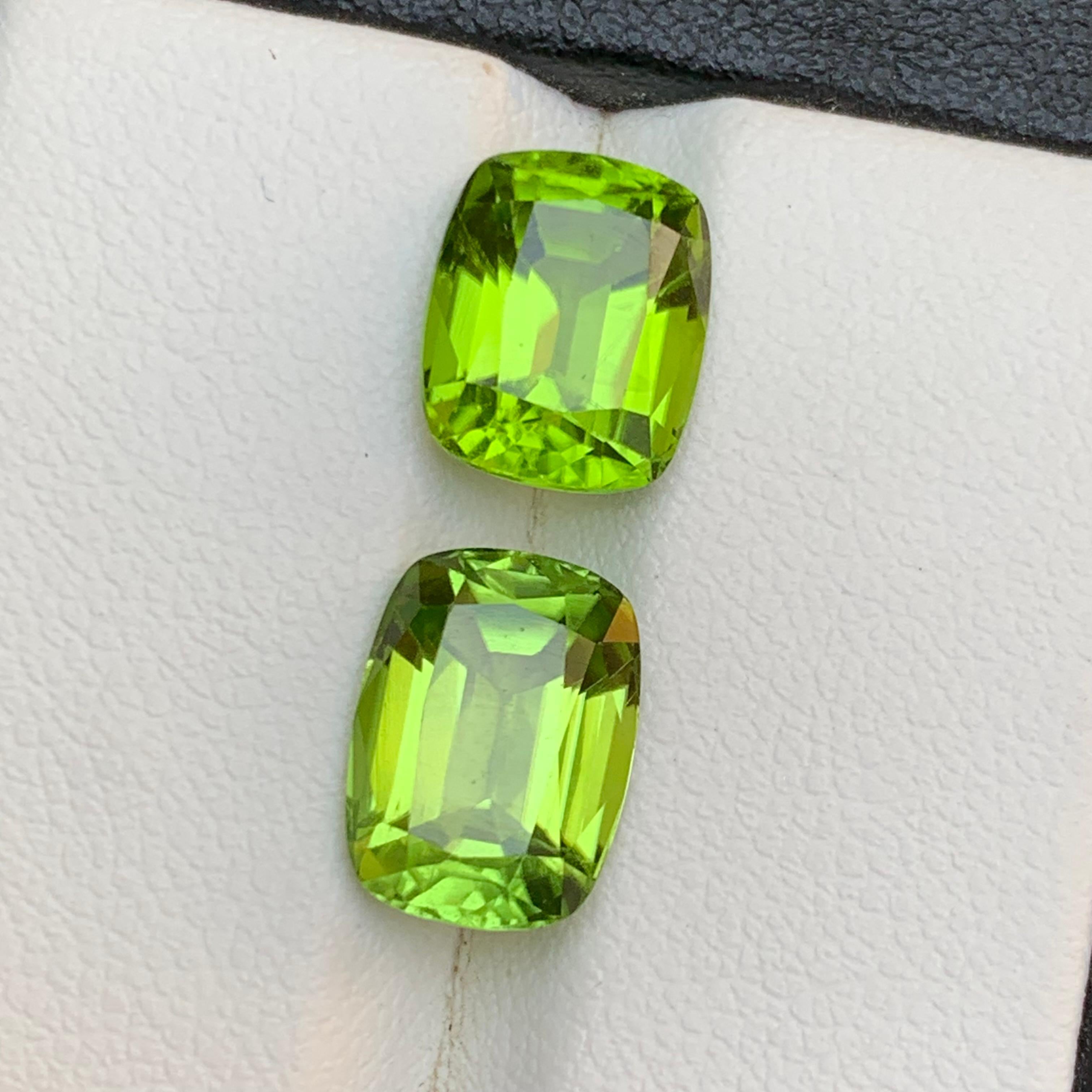 Péridot vert vif naturel pierres en vrac pour bague, boucles d'oreilles, collier pendentif ou tout autre bijou serti taille ovale de la mine Supat, Kohistan Pakistan !!!

💎 TYPE DE PIERRE PRÉCIEUSE : Péridot
⚖️ POIDS : 7,86 Carats
🪚 SHAPE & CUT :