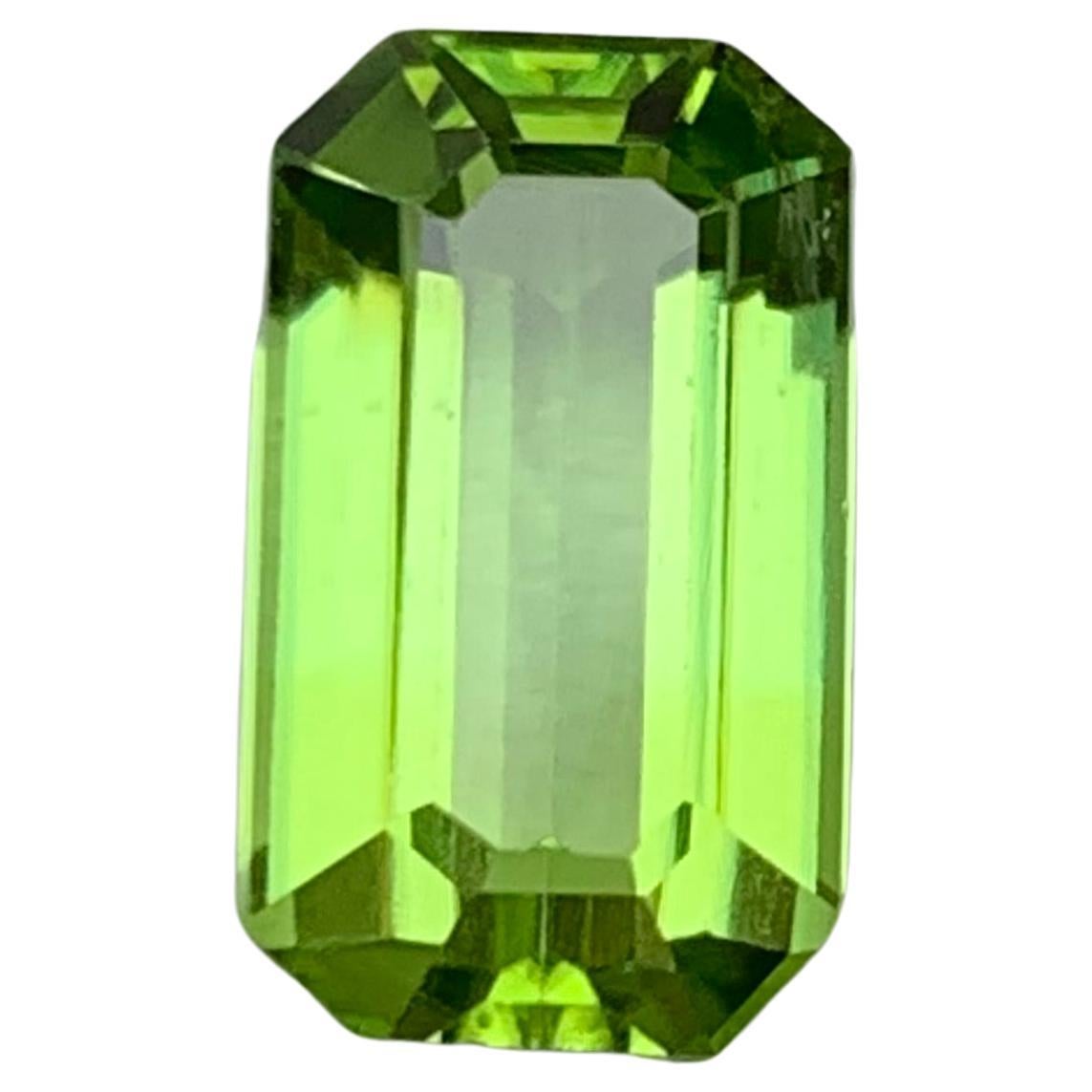 Gemma di peridoto naturale verde vivo da 3,80 carati taglio smeraldo per anello, gioielli