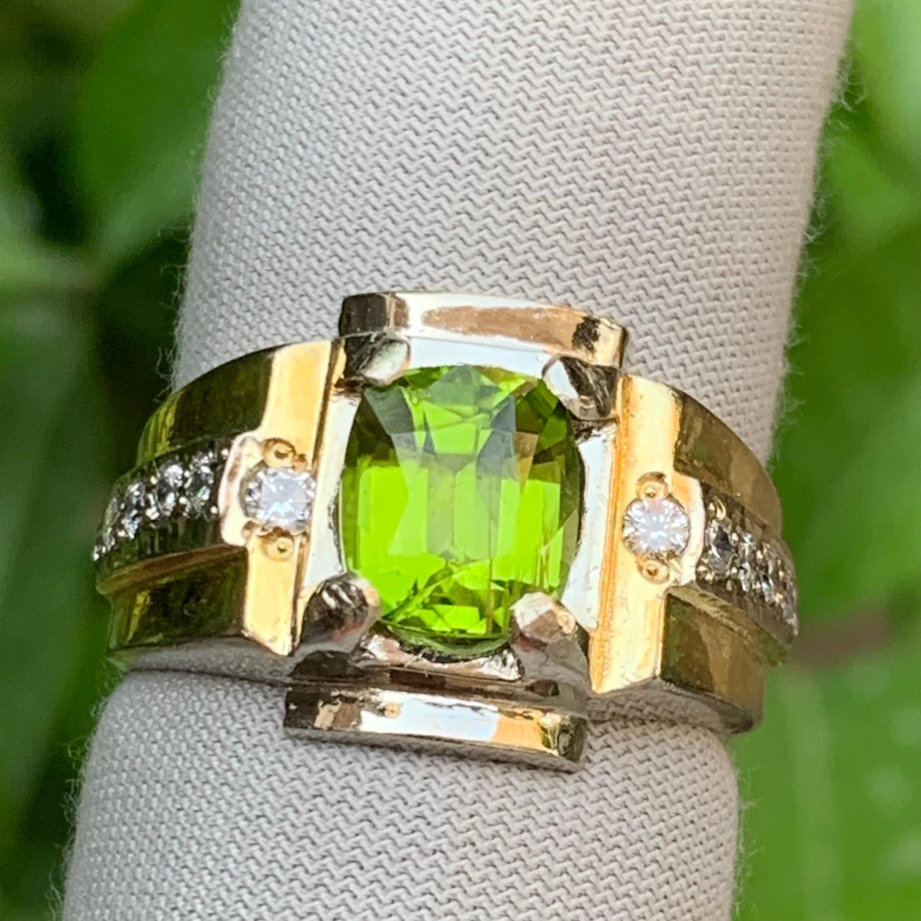 Bague en argent 925 avec péridot naturel vert vif 10.44g Taille 12 US en vente 5