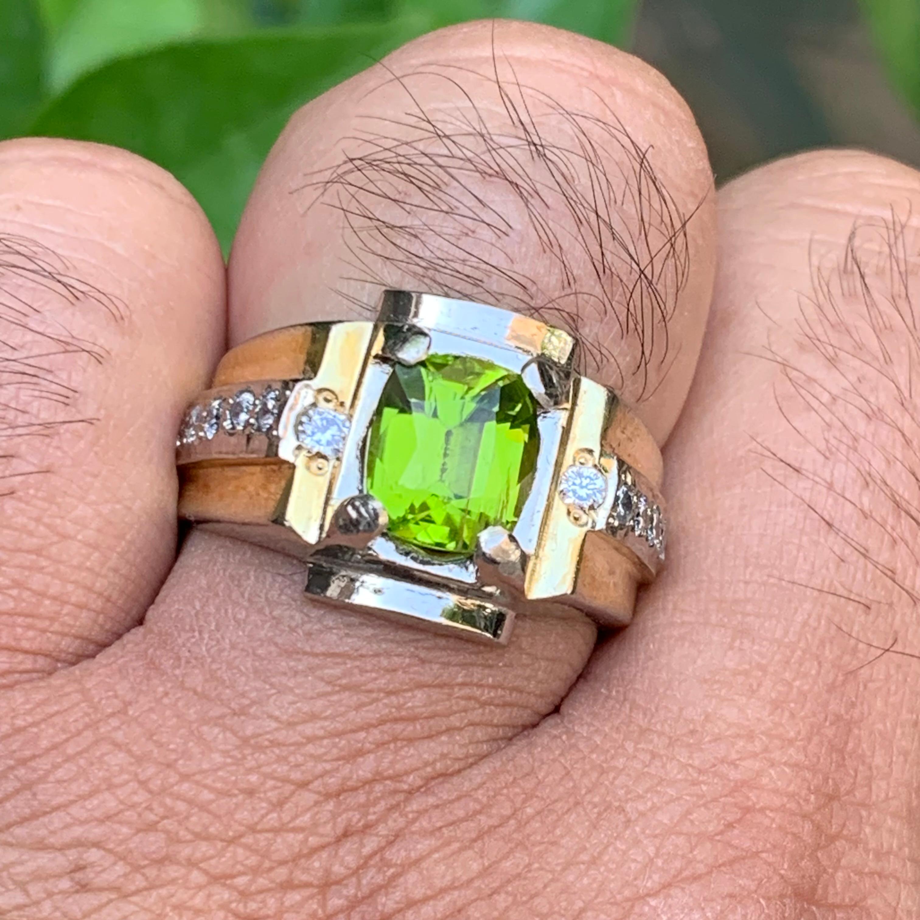 Bague en argent 925 avec péridot naturel vert vif 10.44g Taille 12 US en vente 7
