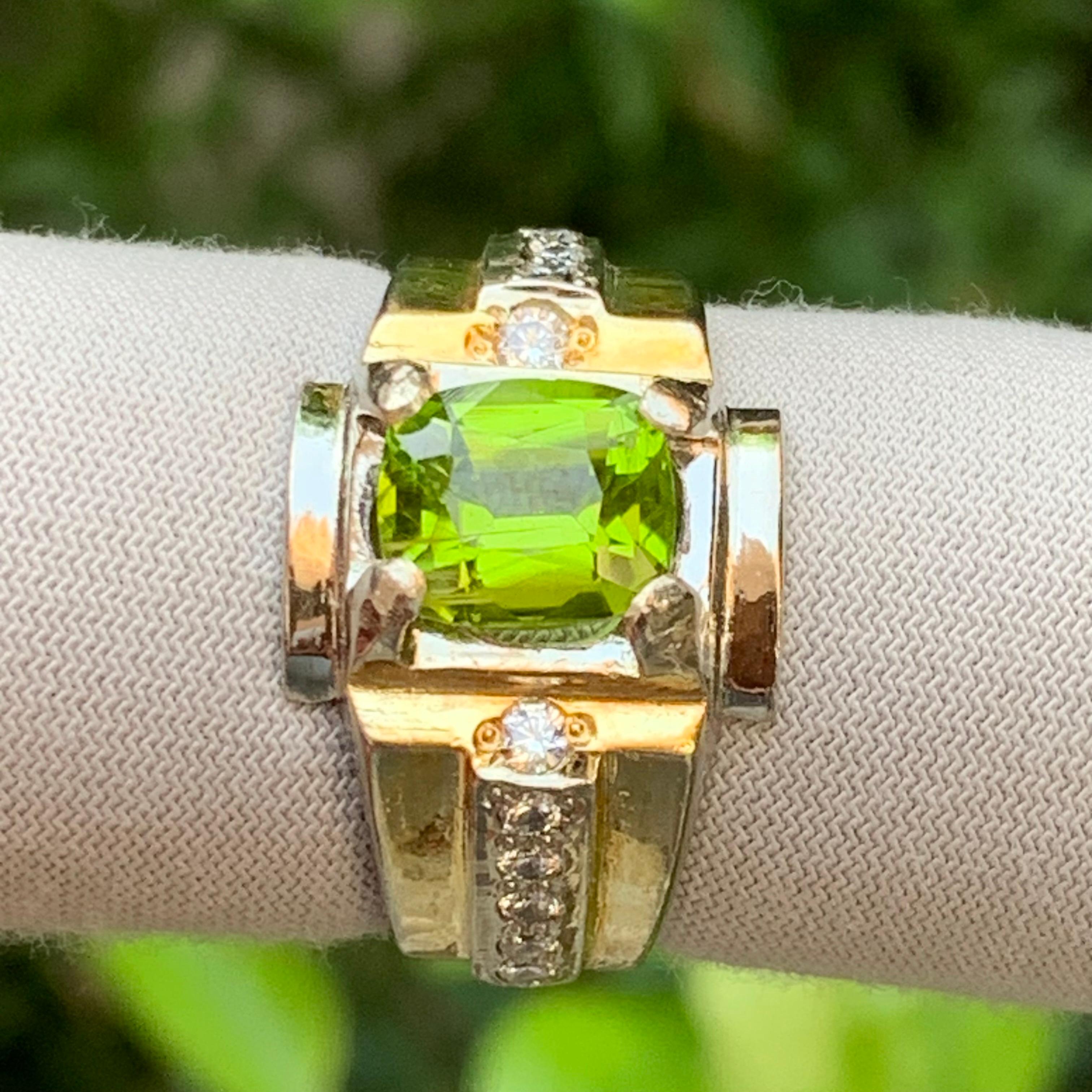 Bague en argent 925 avec péridot naturel vert vif 10.44g Taille 12 US en vente 8