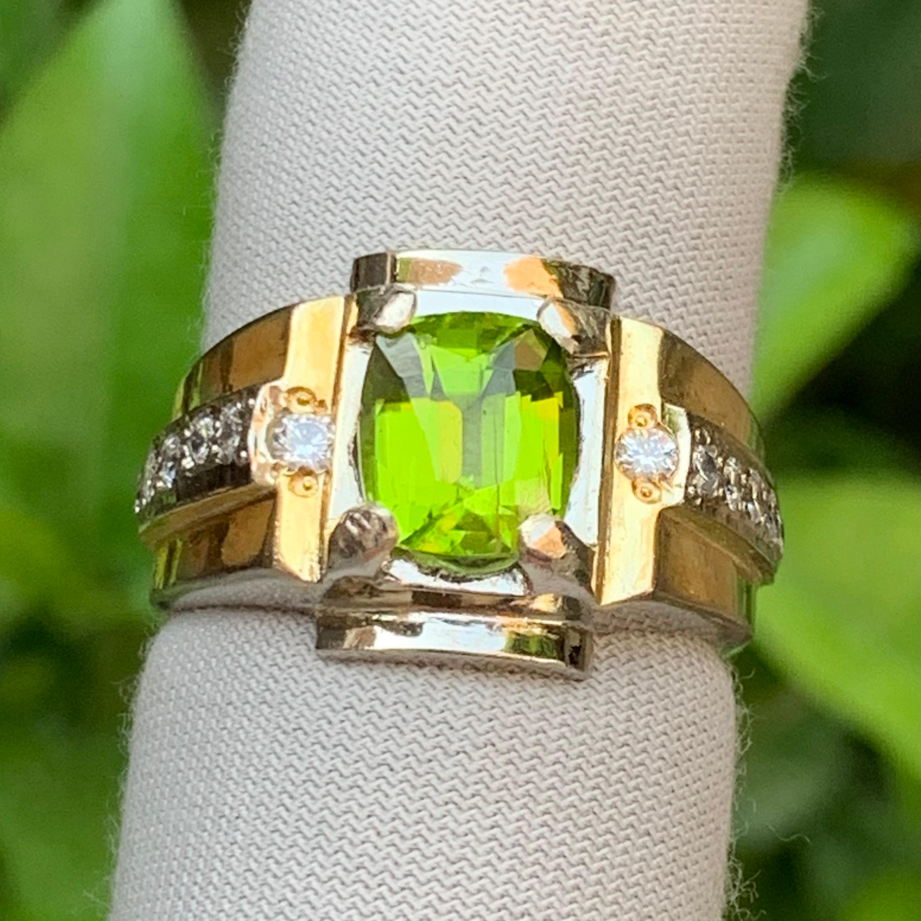 Contemporain Bague en argent 925 avec péridot naturel vert vif 10.44g Taille 12 US en vente