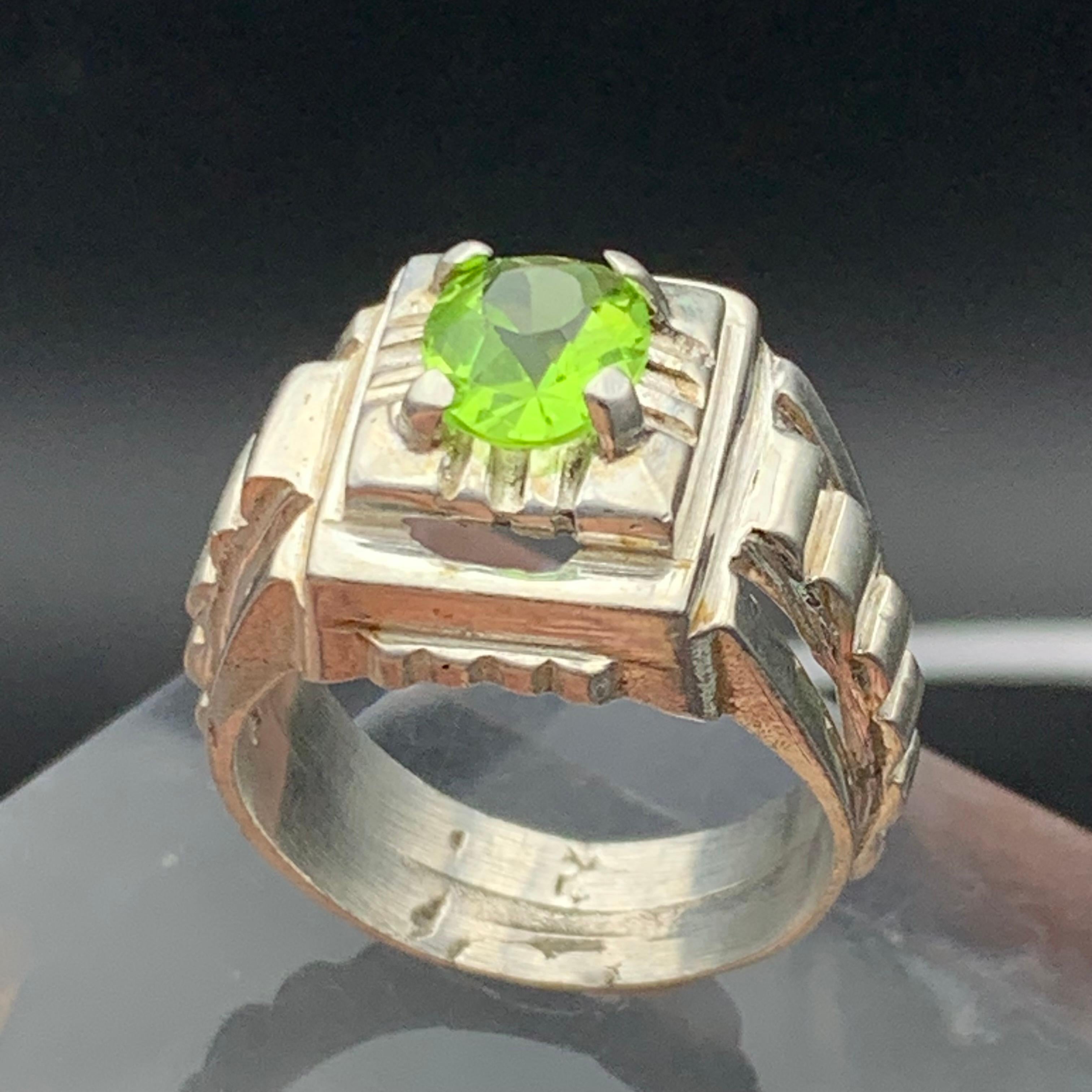 Bague en argent 925 avec péridot naturel vert vif 10.44g Taille 12 US Neuf - En vente à Peshawar, PK
