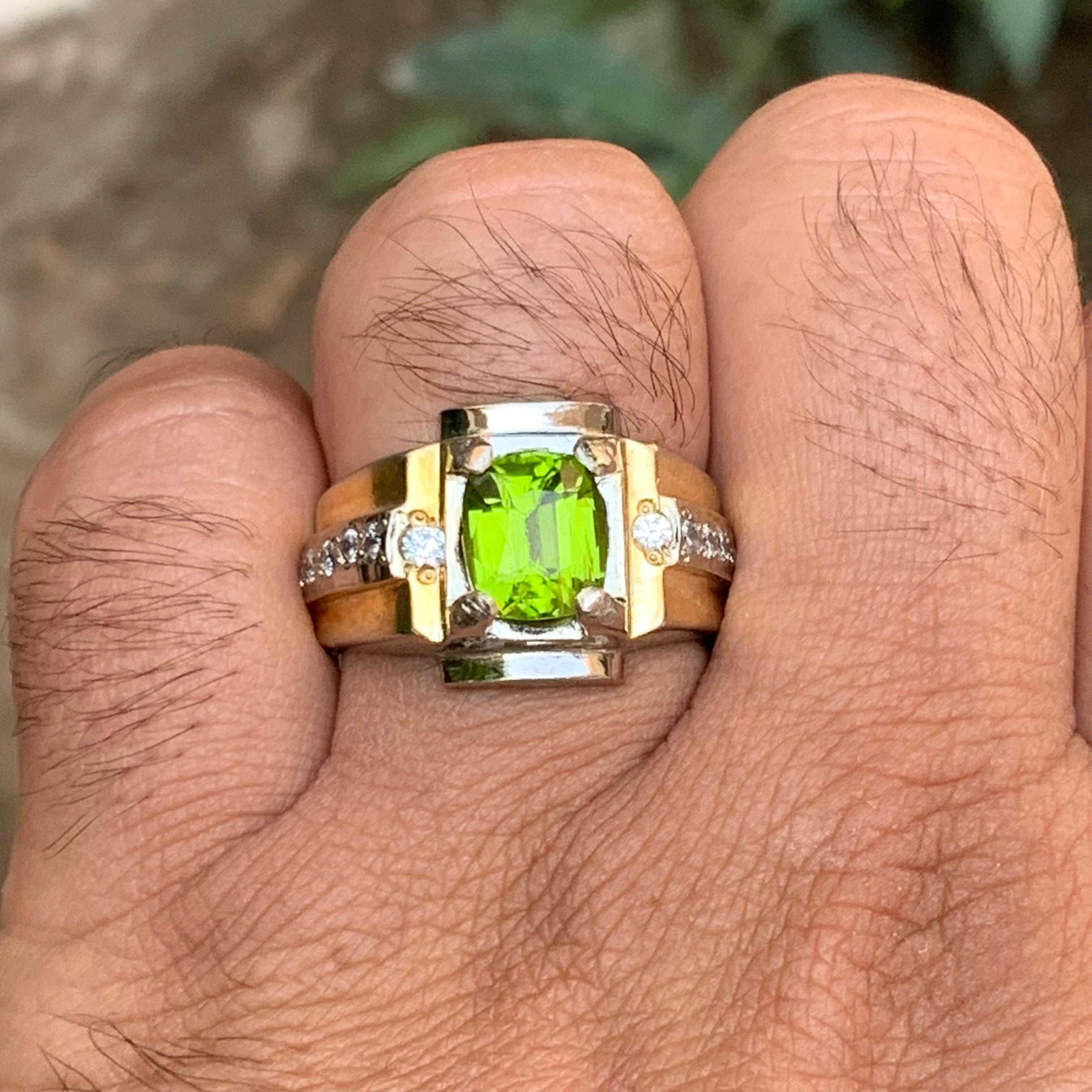 Bague en argent 925 avec péridot naturel vert vif 10.44g Taille 12 US en vente 3
