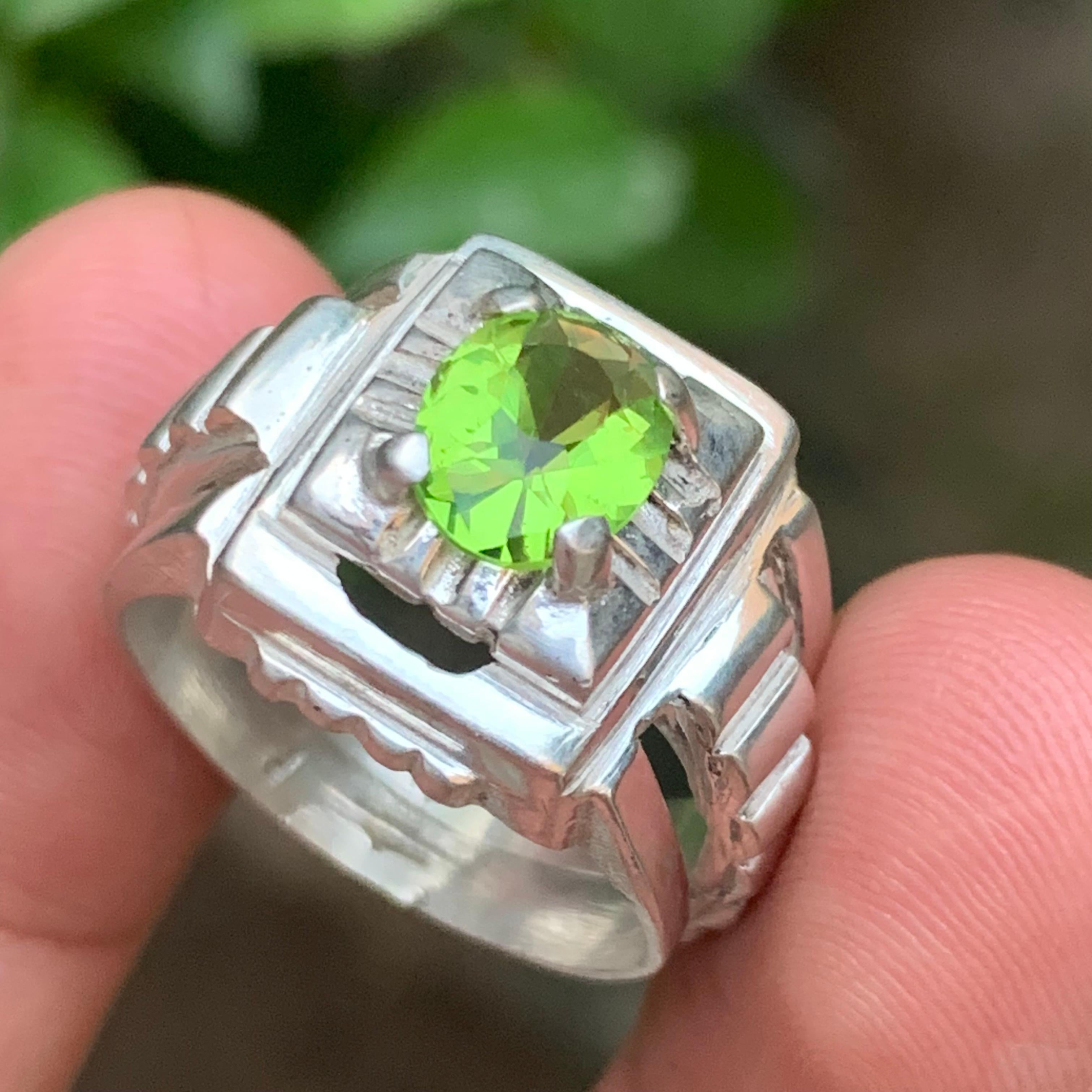 Vivid Green Natural Peridot Gemstone Ring 925 Sterling Silver 9 grams Size 10 US For Sale 5