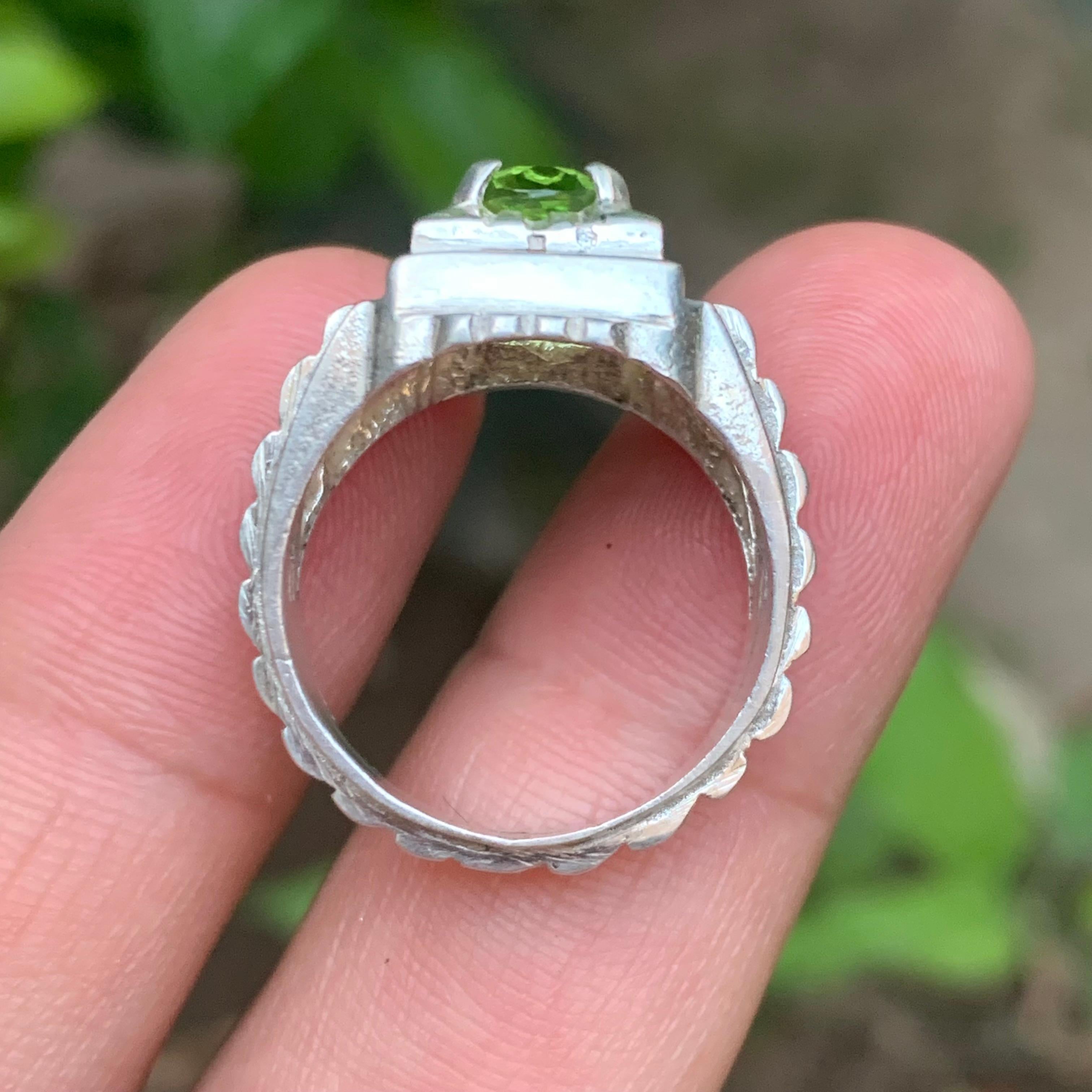 Vivid Green Natural Peridot Gemstone Ring 925 Sterling Silver 9 grams Size 10 US For Sale 1