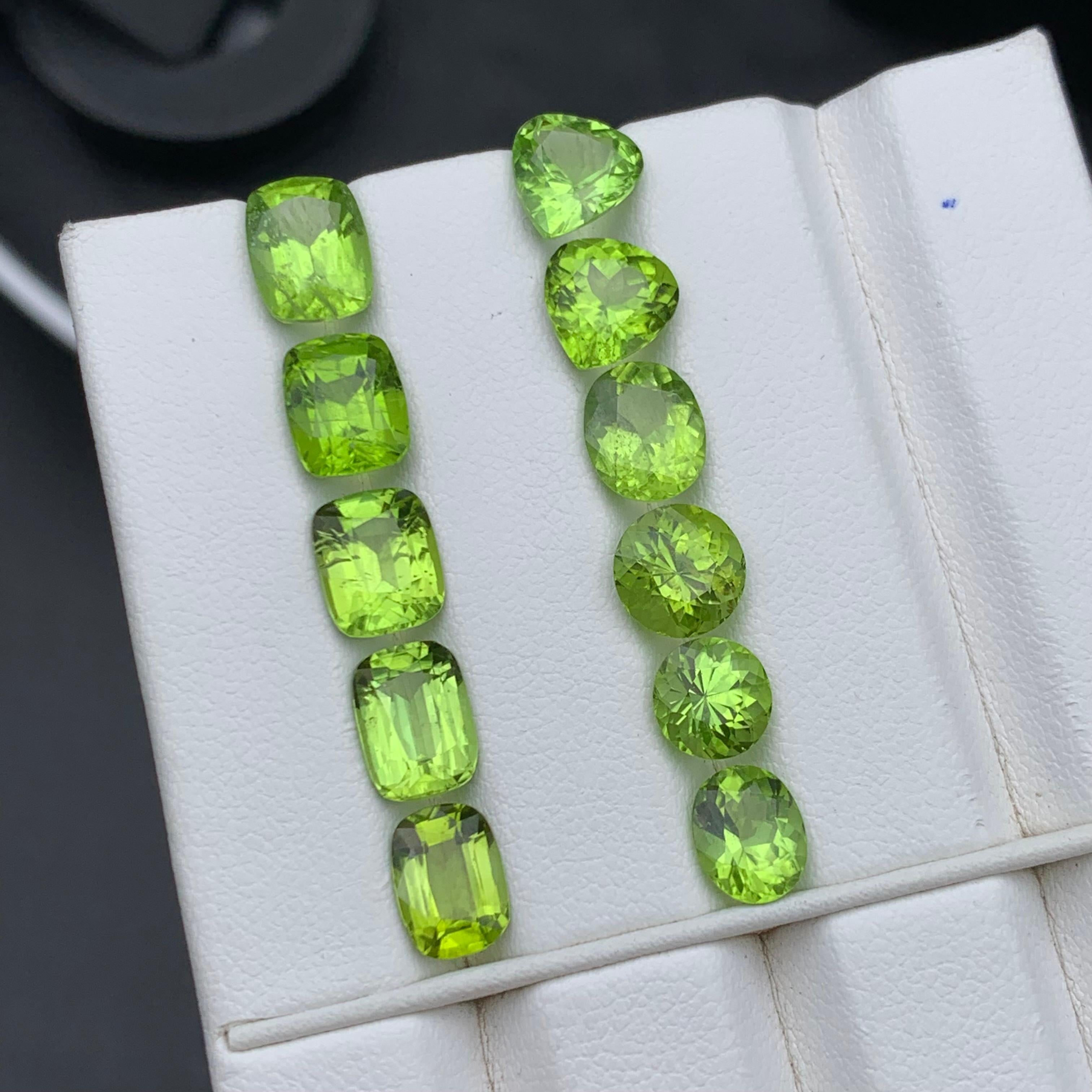 Contemporary Vivid Green Natural Peridot Loose Gemstones Lot 19.30 Carat for Jewelry Making For Sale
