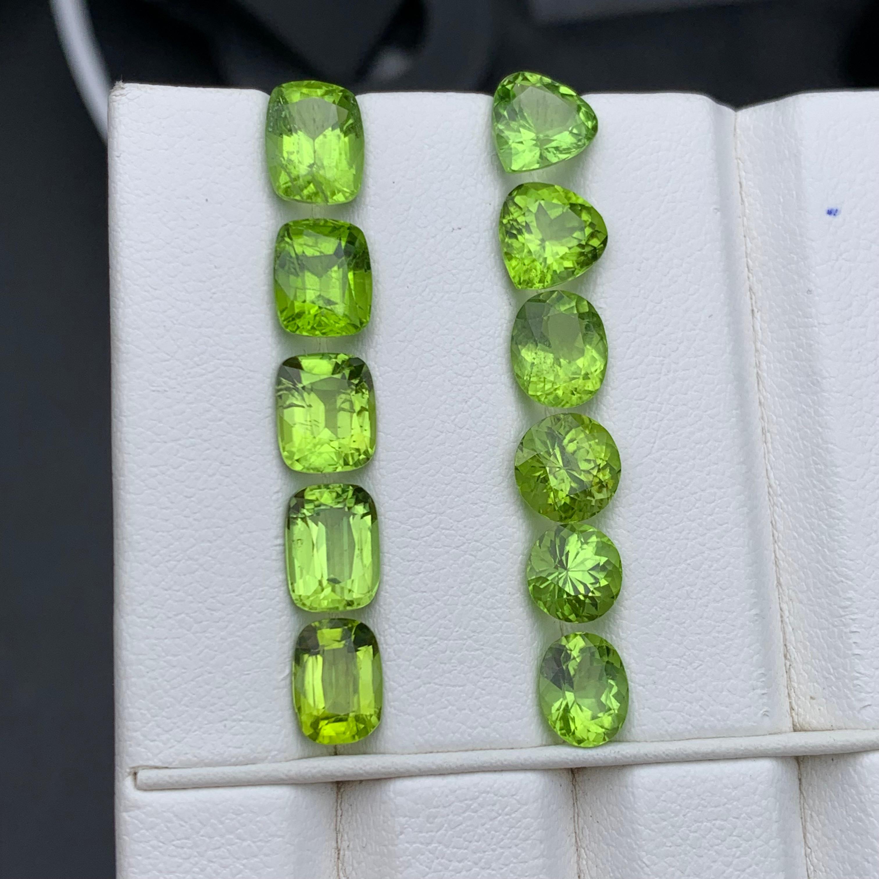 Vivid Green Natural Peridot Loose Gemstones Lot 19.30 Carat for Jewelry Making In New Condition For Sale In Peshawar, PK