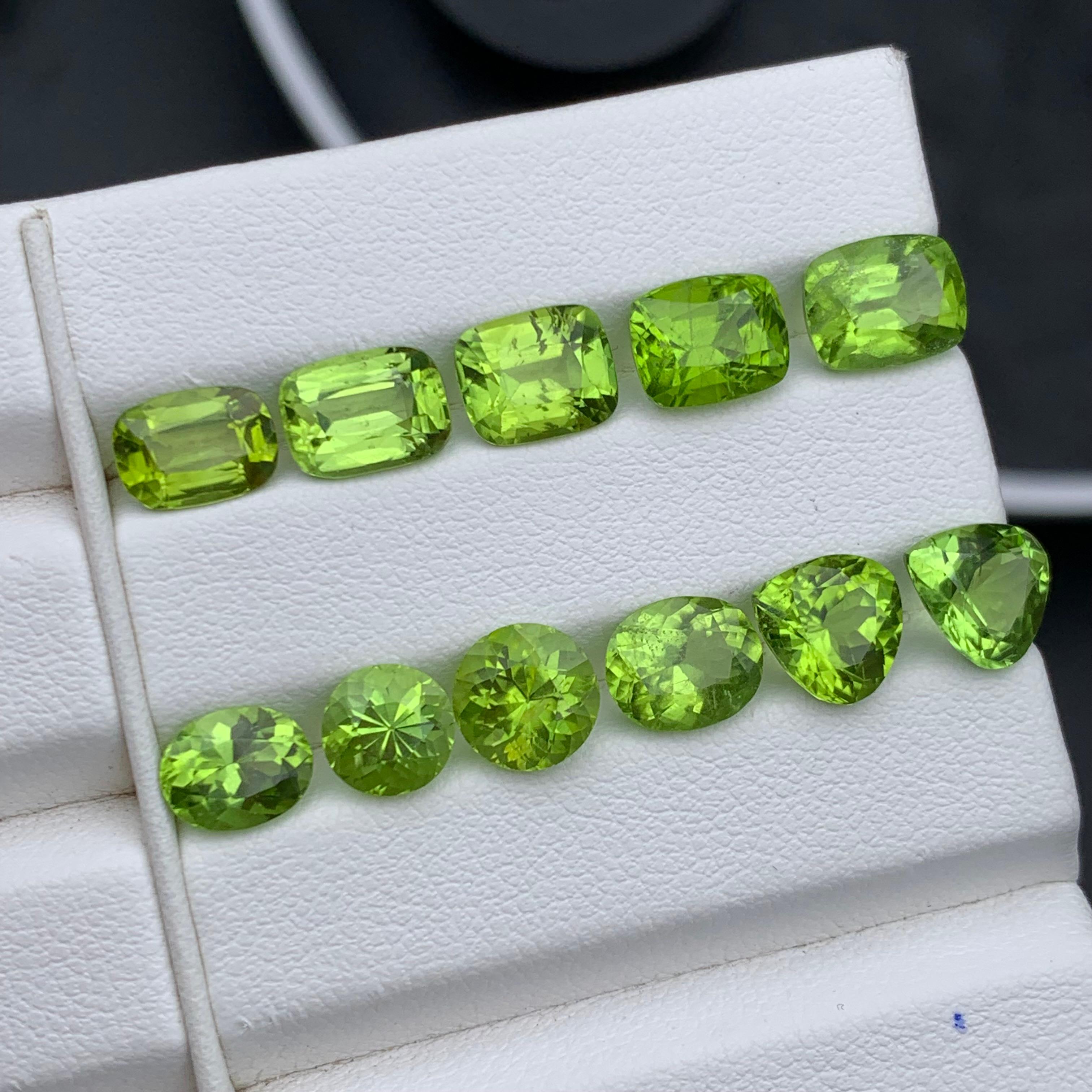 Women's or Men's Vivid Green Natural Peridot Loose Gemstones Lot 19.30 Carat for Jewelry Making For Sale