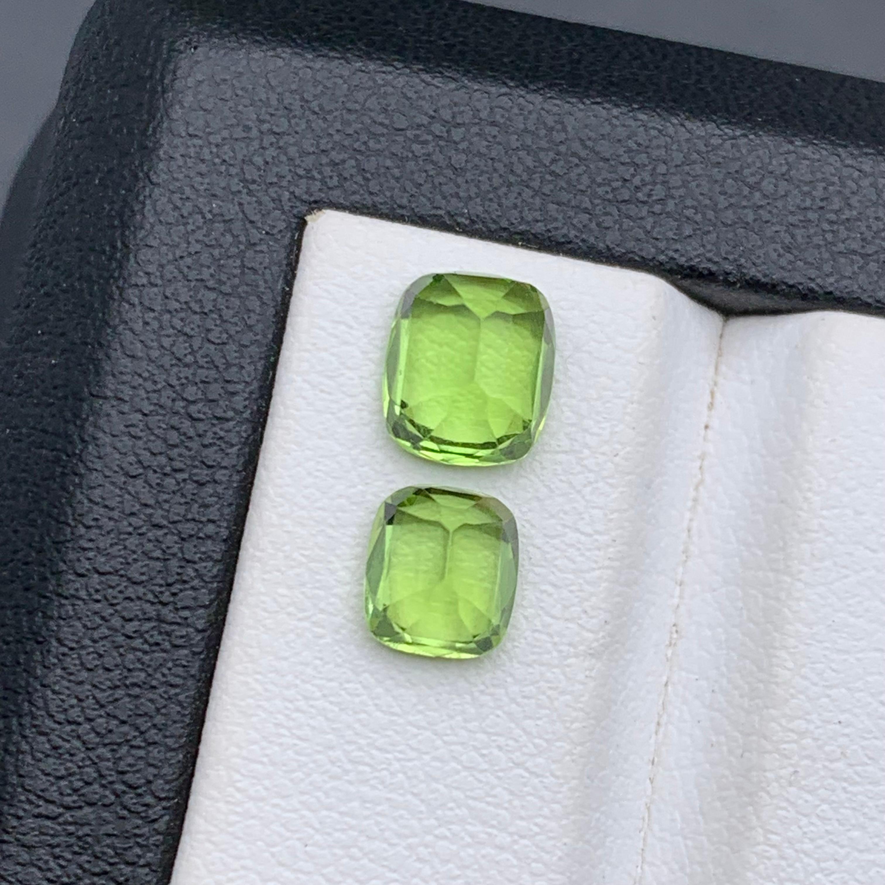 Vivid Green Natural Peridot Loose Gemstones Lot 3.20 Ct Cushion Cut for Jewelry In New Condition For Sale In Peshawar, PK