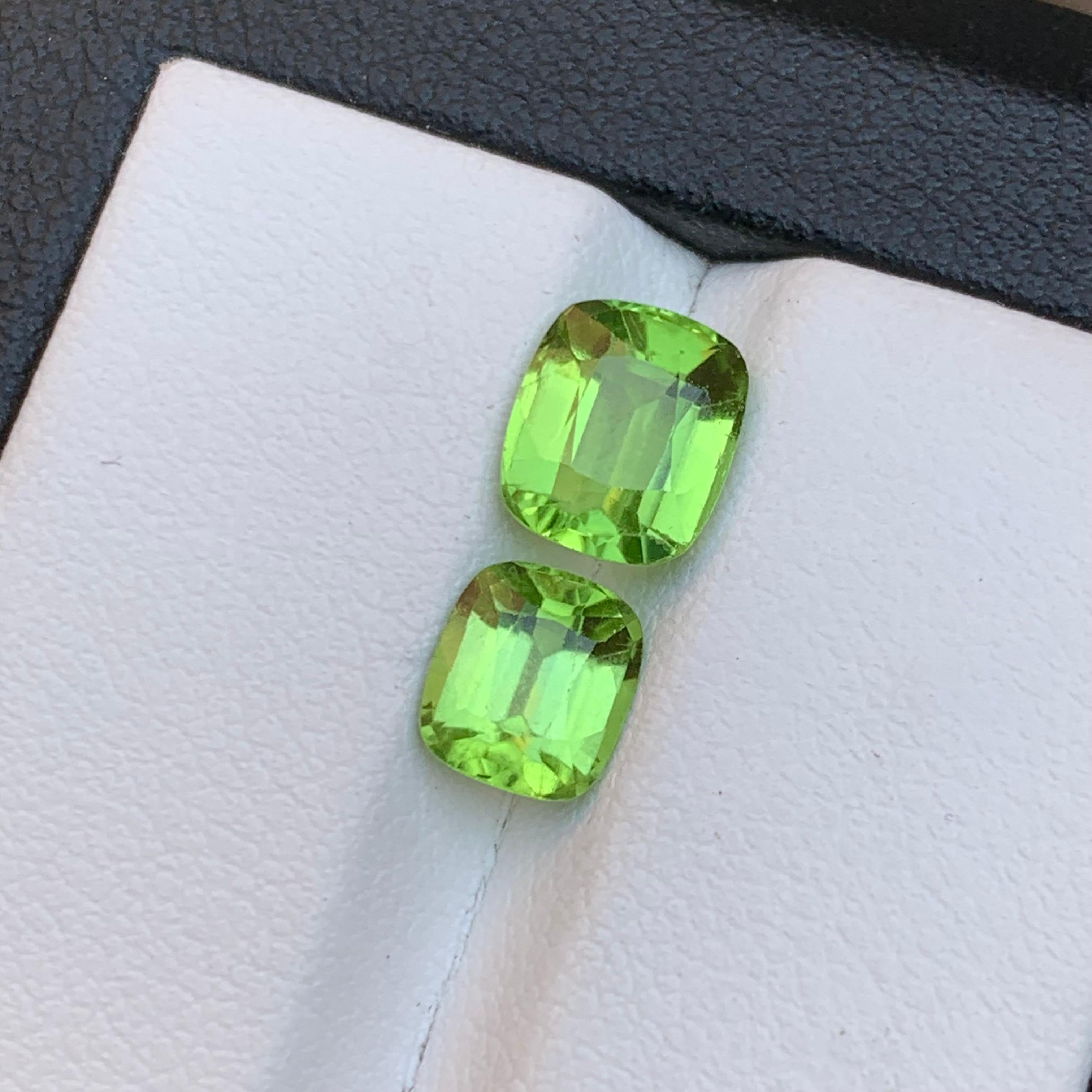 Vivid Green Natural Peridot Loose Gemstones Lot 3.20 Ct Cushion Cut for Jewelry For Sale 1
