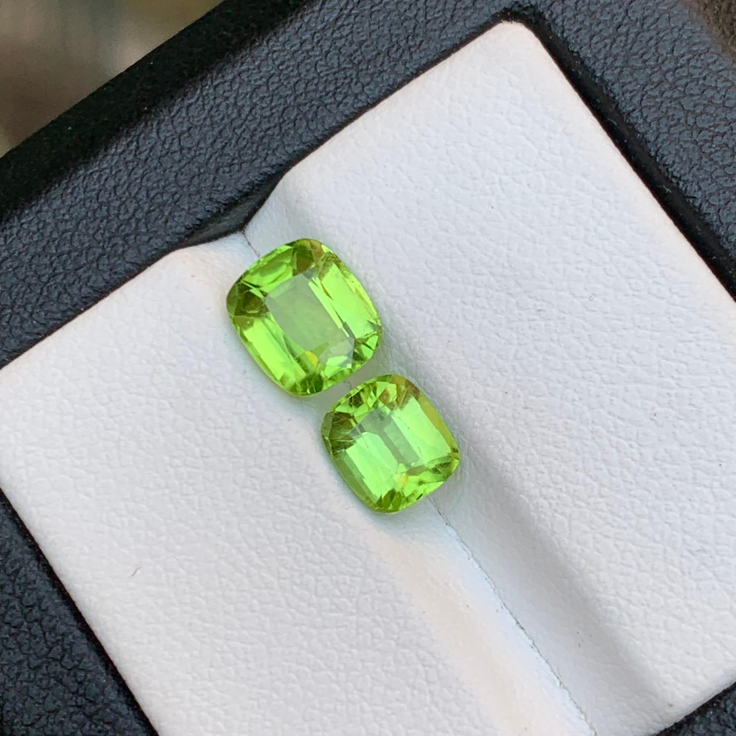 Vivid Green Natural Peridot Loose Gemstones Lot 3.20 Ct Cushion Cut for Jewelry For Sale 4