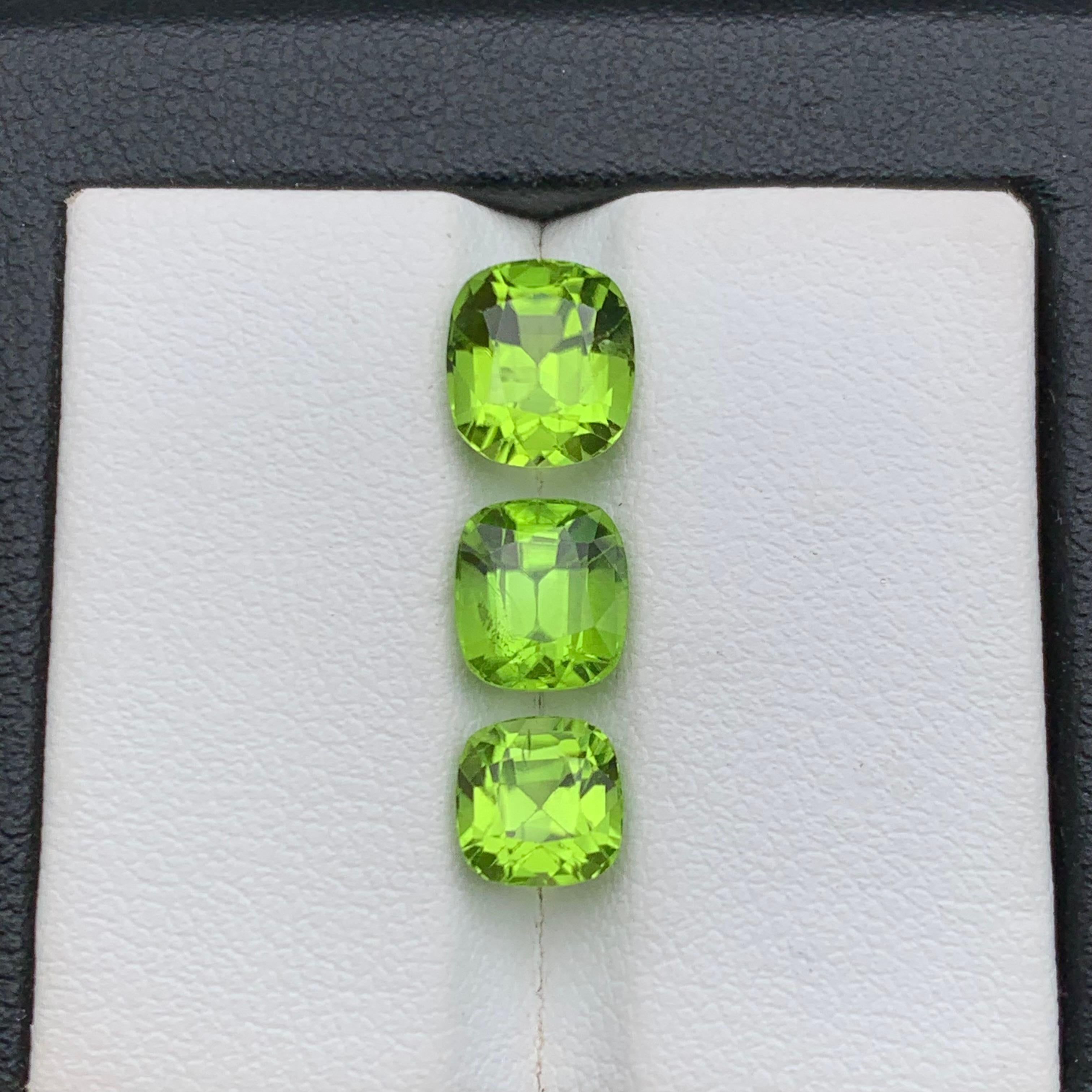 Vivid Green Natural Peridot Loose Gemstones Lot 5.55 Ct Cushion Cut for Jewelry For Sale 6