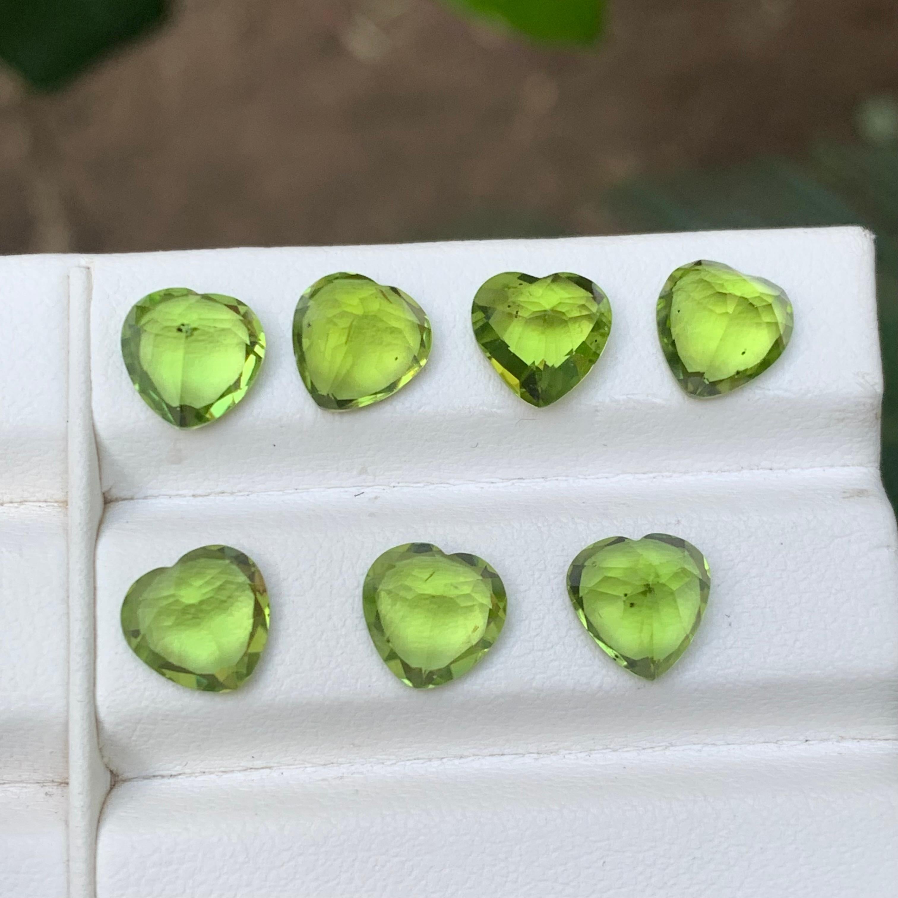 Women's or Men's Vivid Green Natural Peridot Loose Gemstones Pairs Lot 13.85 Ct Heart Cut-Jewelry For Sale