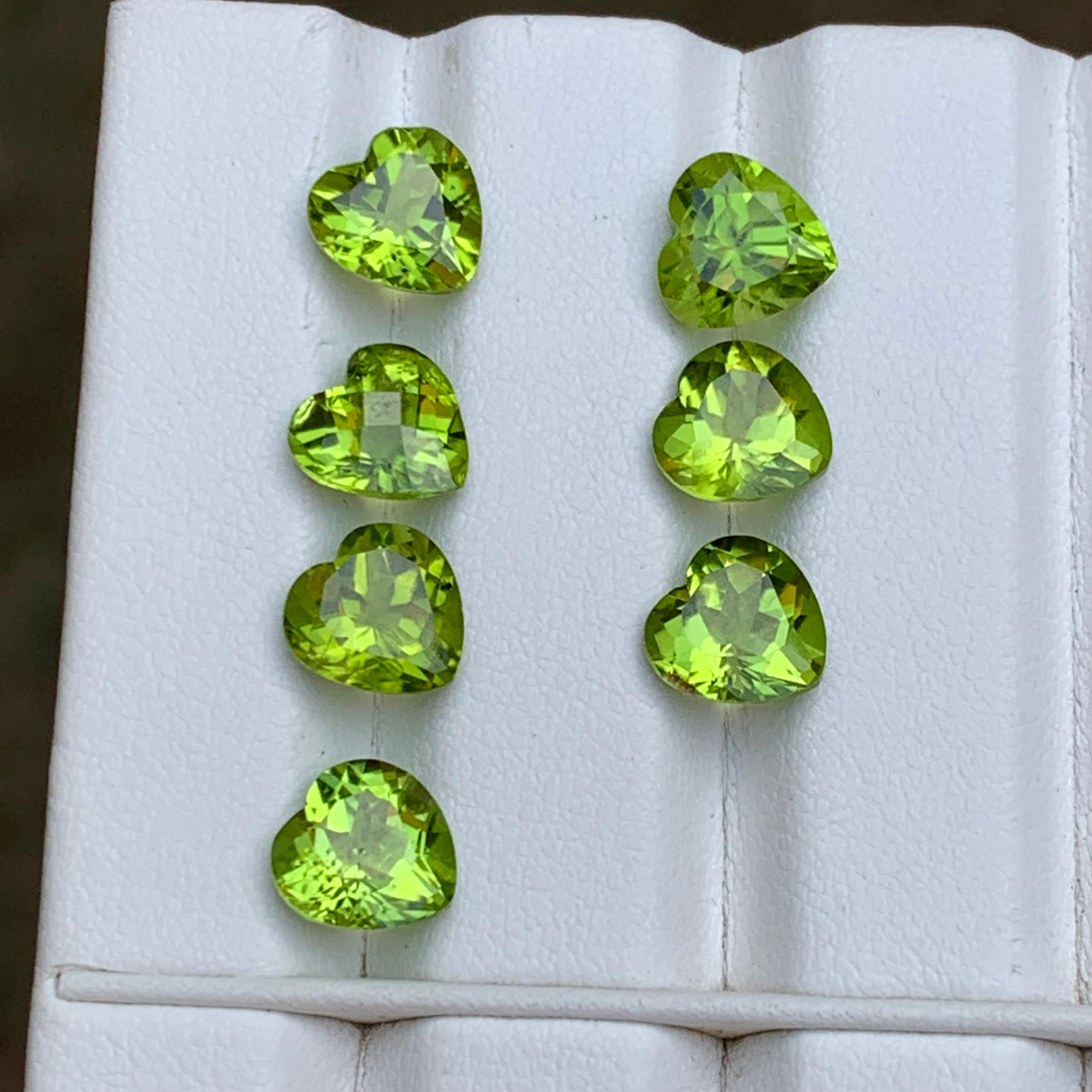 Vivid Green Natural Peridot Loose Gemstones Pairs Lot 13.85 Ct Heart Cut-Jewelry For Sale 1