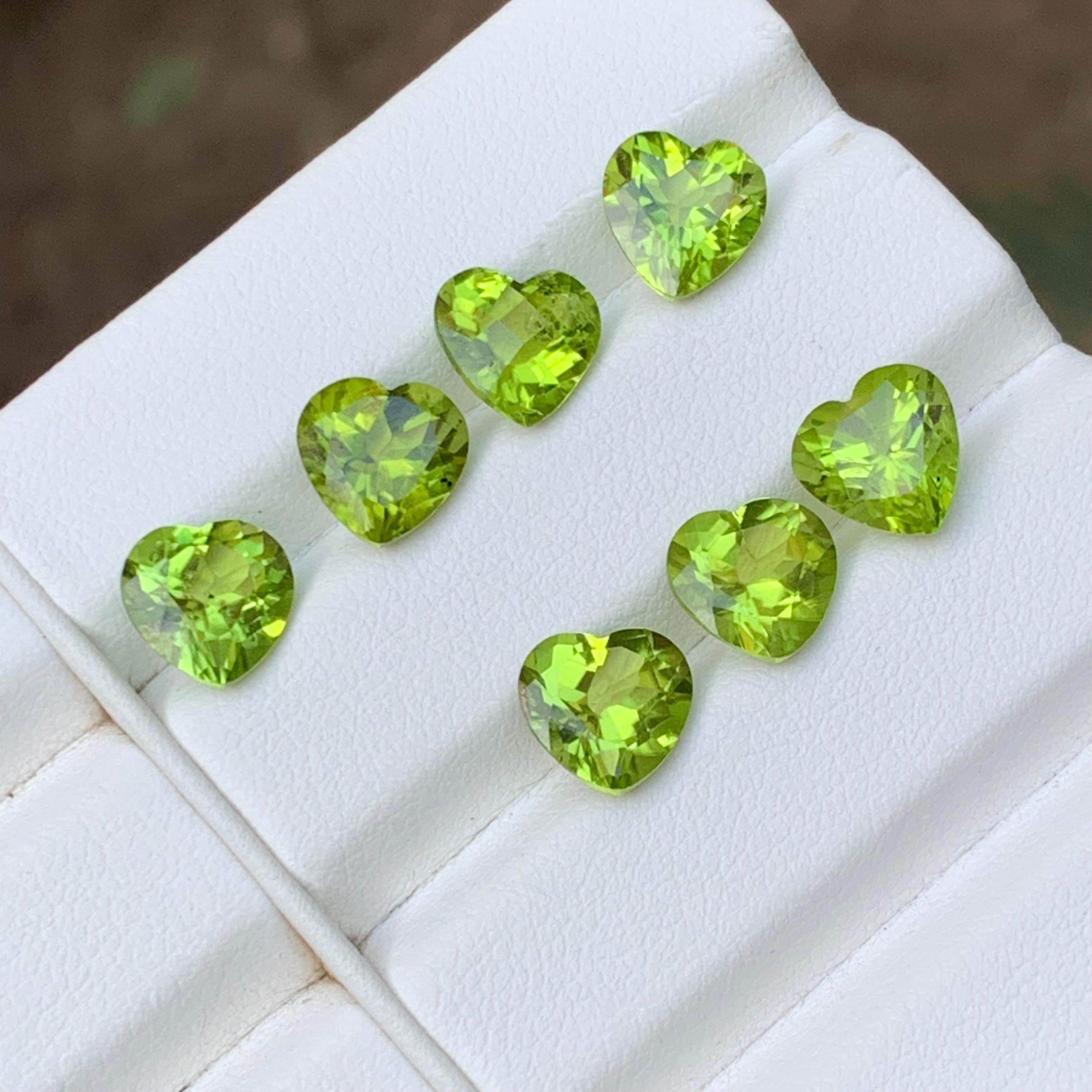 Vivid Green Natural Peridot Loose Gemstones Pairs Lot 13.85 Ct Heart Cut-Jewelry For Sale 3