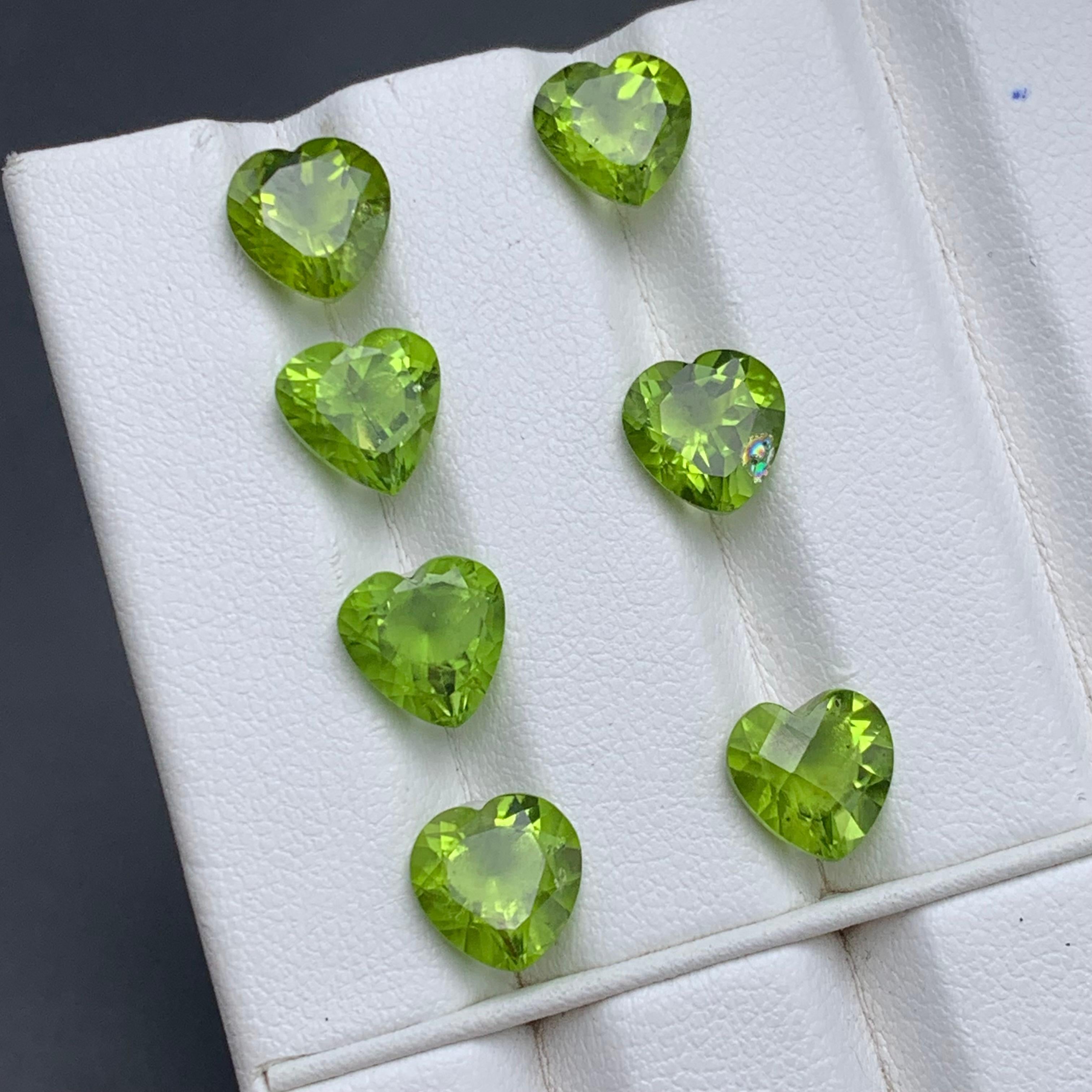 Vivid Green Natural Peridot Loose Gemstones Pairs Lot 14.20 Ct Heart Cut-Jewelry For Sale 5