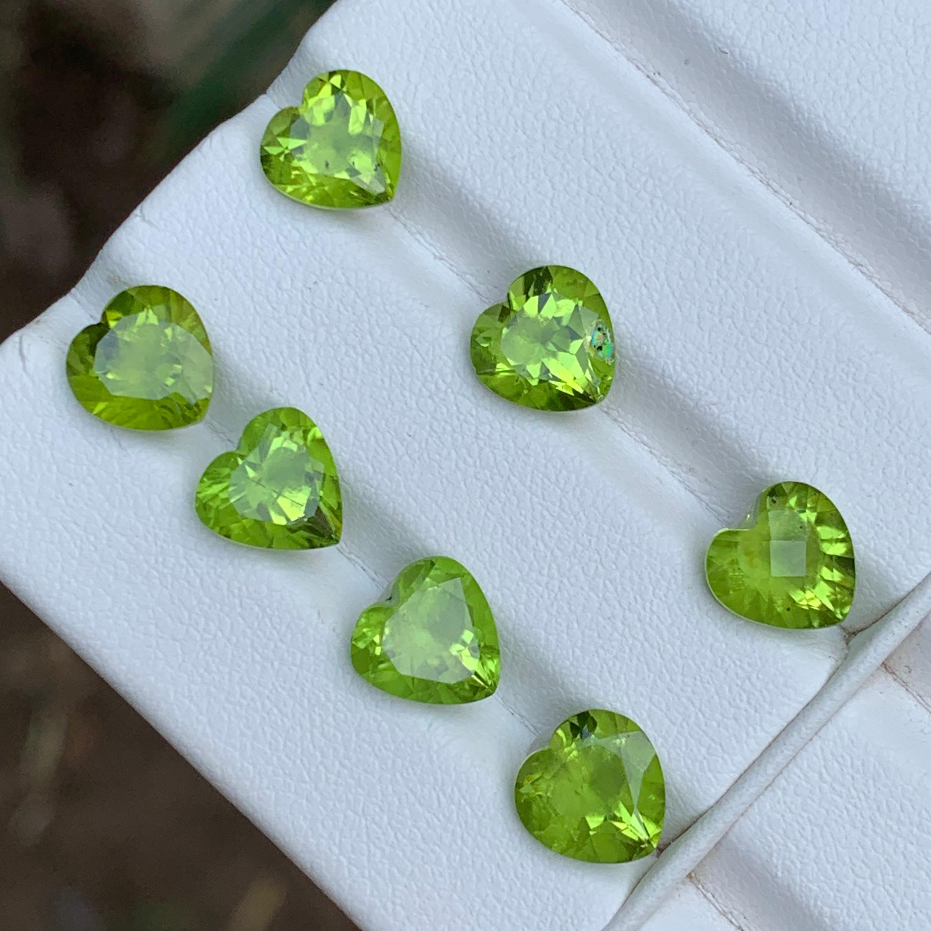 Vivid Green Natural Peridot Loose Gemstones Pairs Lot 14.20 Ct Heart Cut-Jewelry For Sale 3