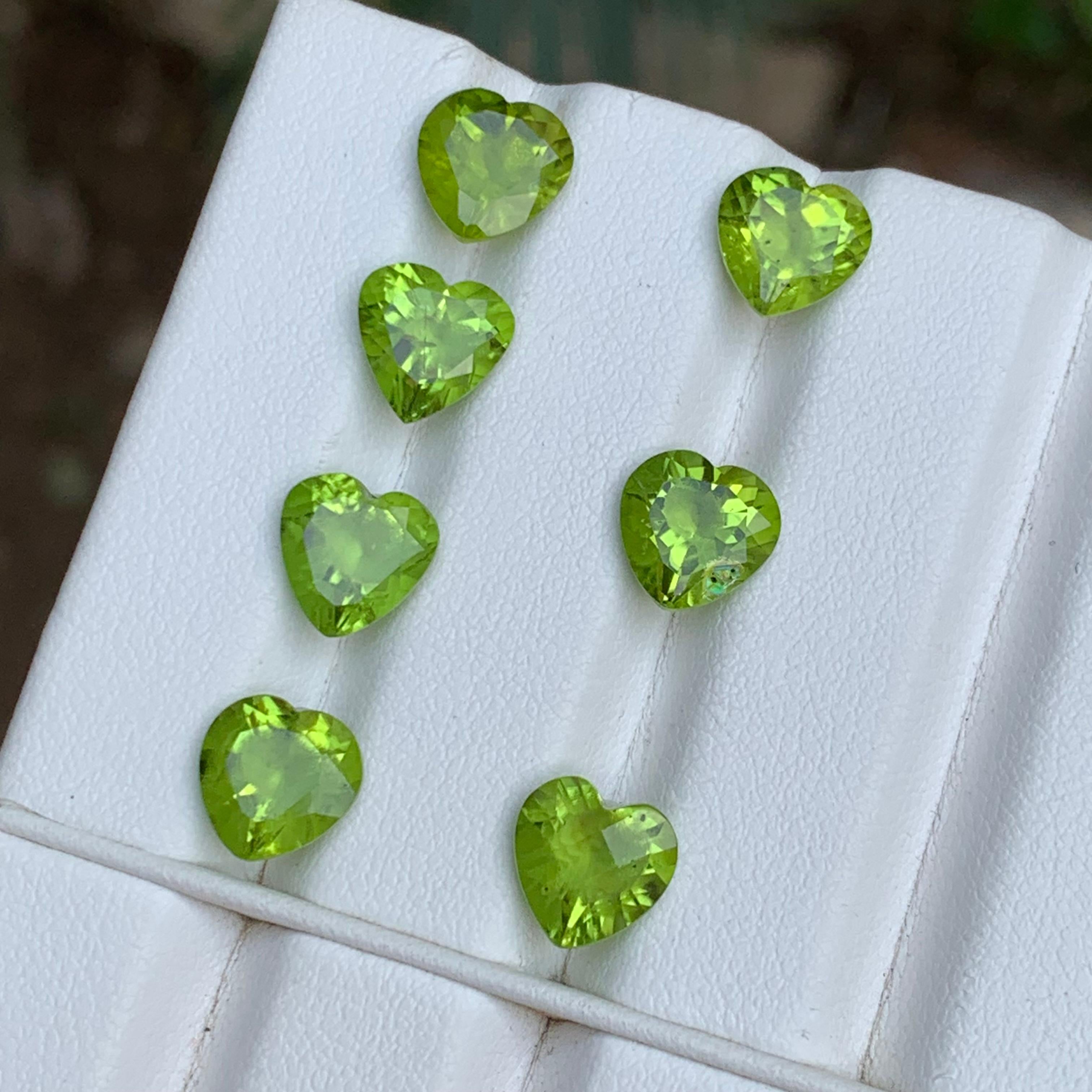 Vivid Green Natural Peridot Loose Gemstones Pairs Lot 14.20 Ct Heart Cut-Jewelry For Sale 4