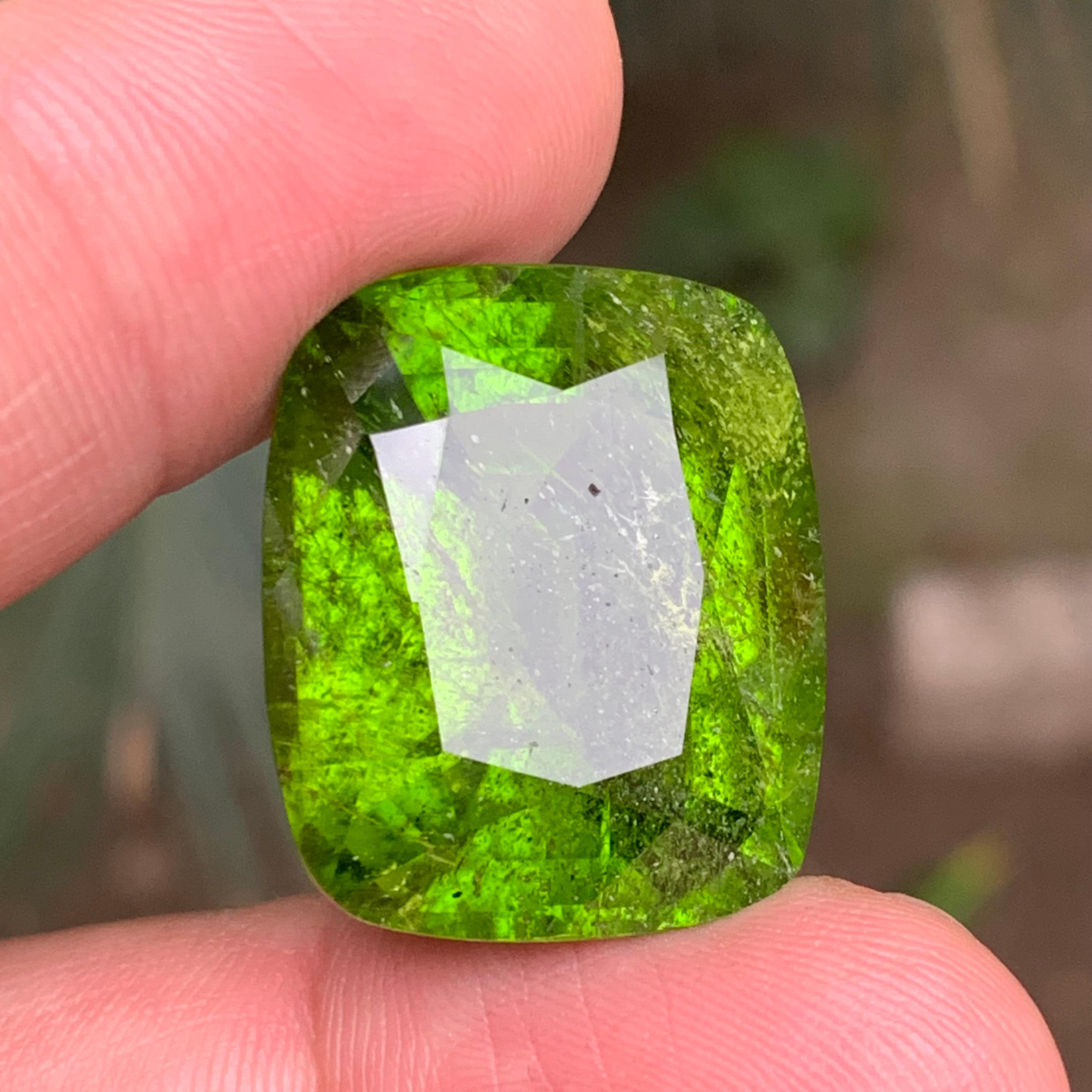 Vivid Green Natural Peridot Necklace Pendant Loose Gemstone 56.80 Ct Cushion Cut For Sale 5
