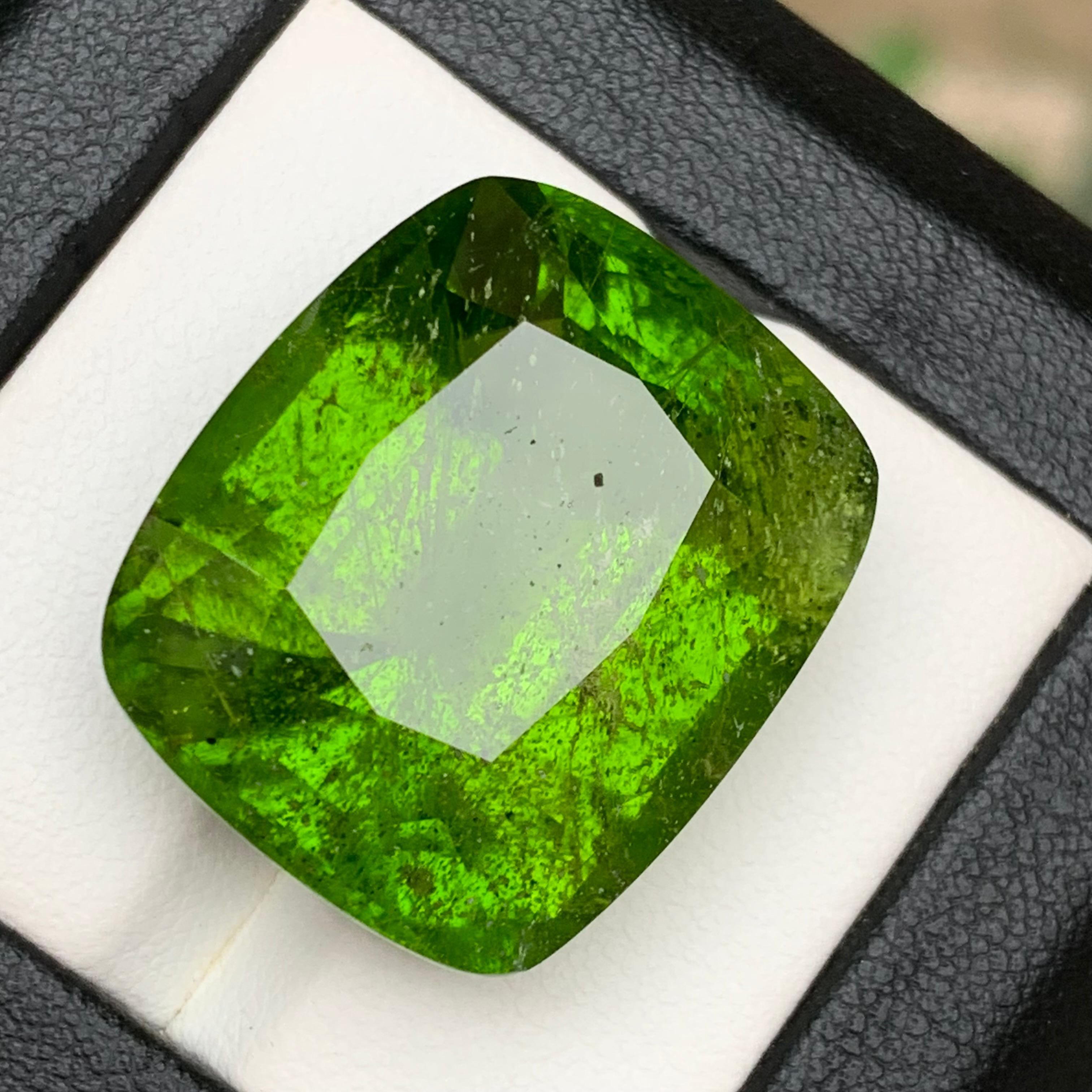 Vivid Green Natural Peridot Necklace Pendant Loose Gemstone 56.80 Ct Cushion Cut For Sale 7