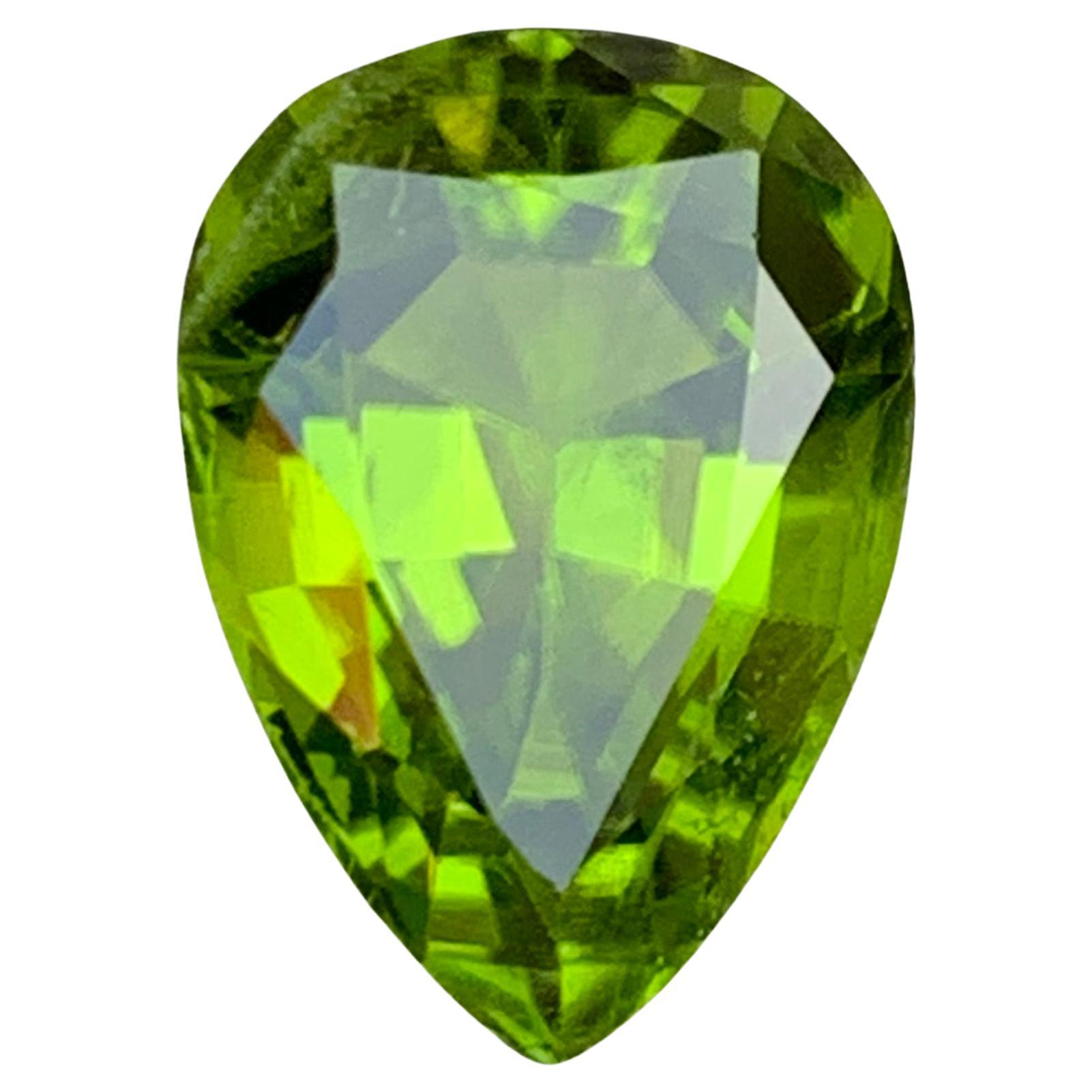 Collar de Peridoto Natural Verde Vivo Colgante Gema Suelta 6,05 Quilates Corte Pera