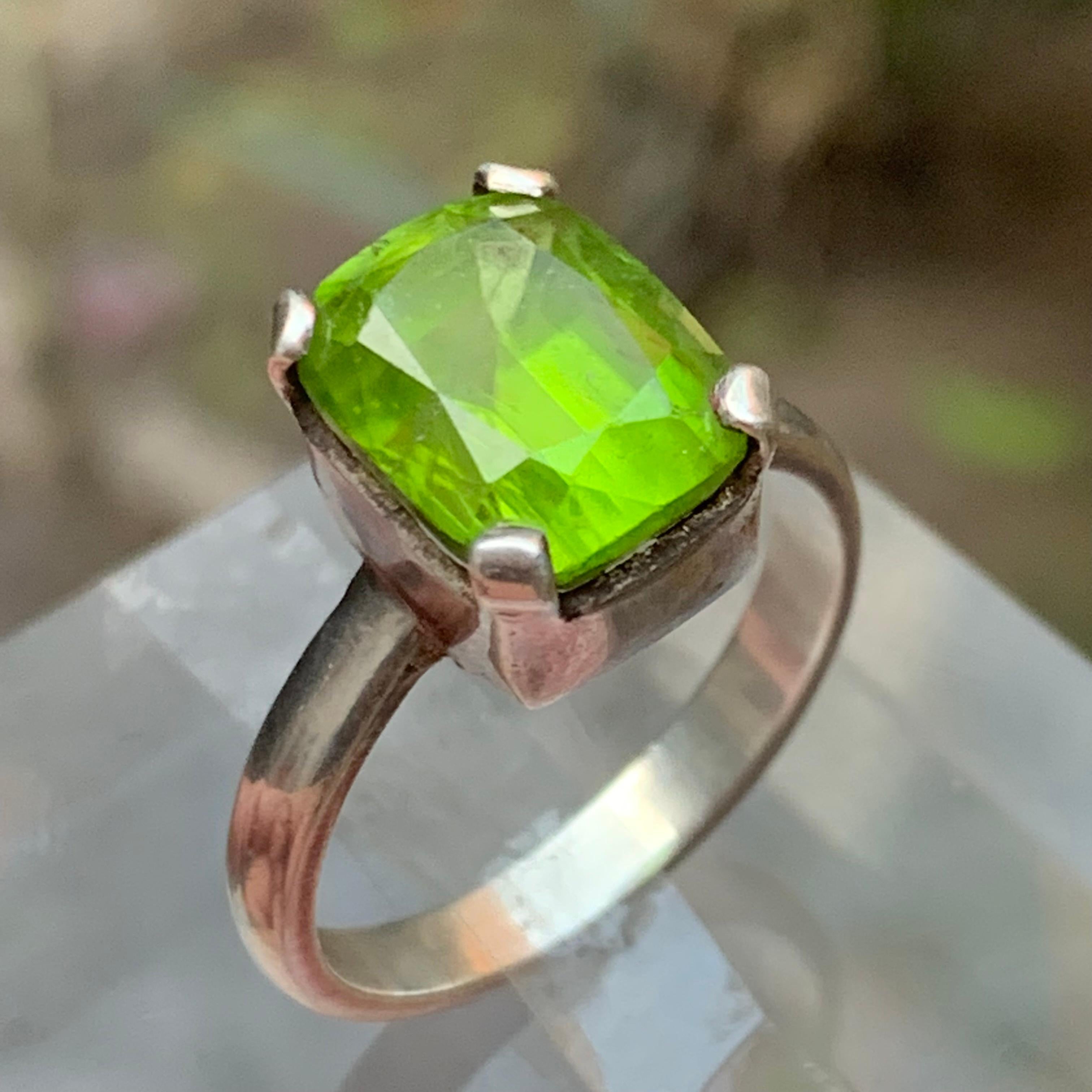 Femenino o masculino Anillo de peridoto natural verde vivo en plata de ley 925 - Anillo de cóctel hecho a mano en venta