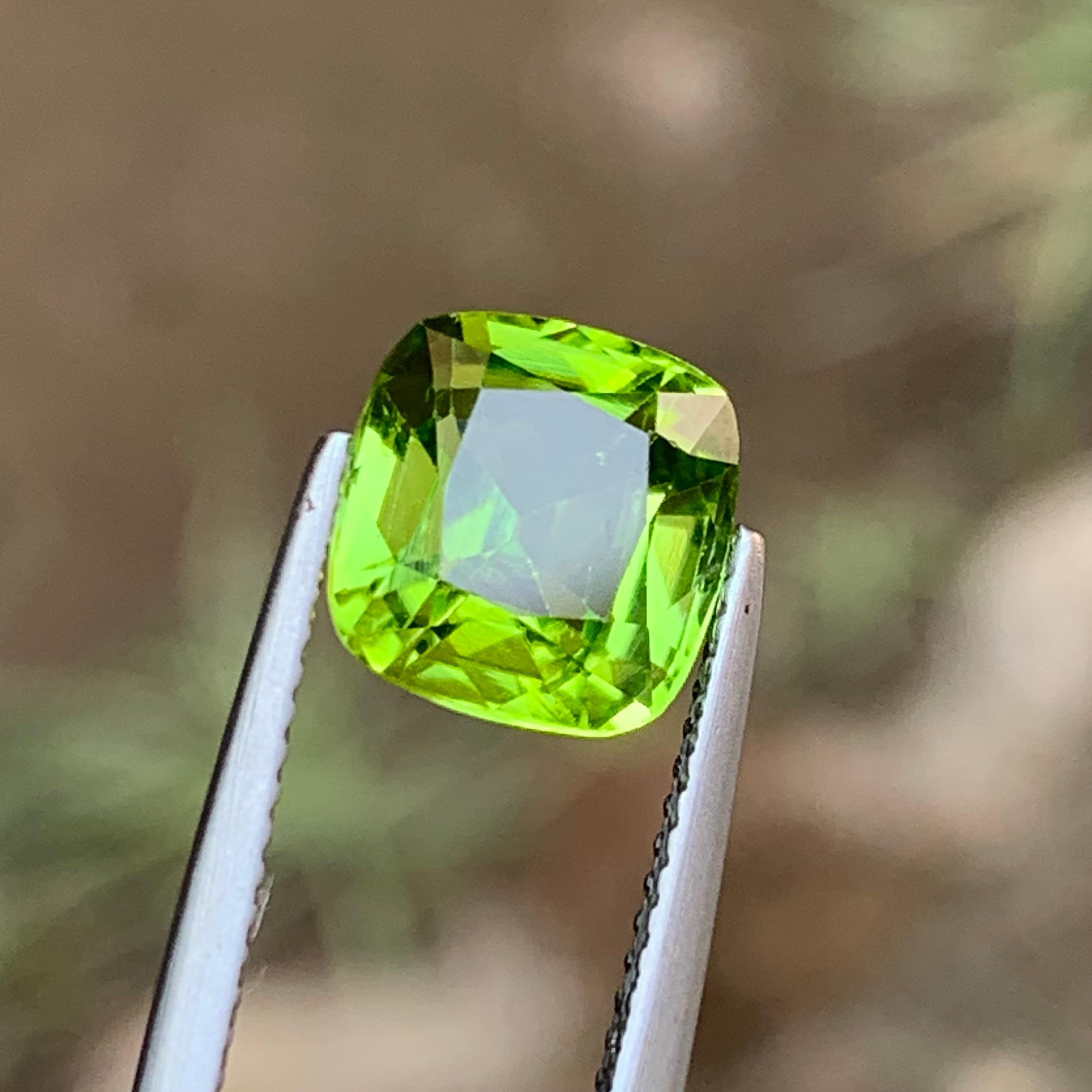 Vivid Green Natural Peridot Ring Lose Edelstein 3,36 Ct Square Cushion-Schmuck (Zeitgenössisch) im Angebot