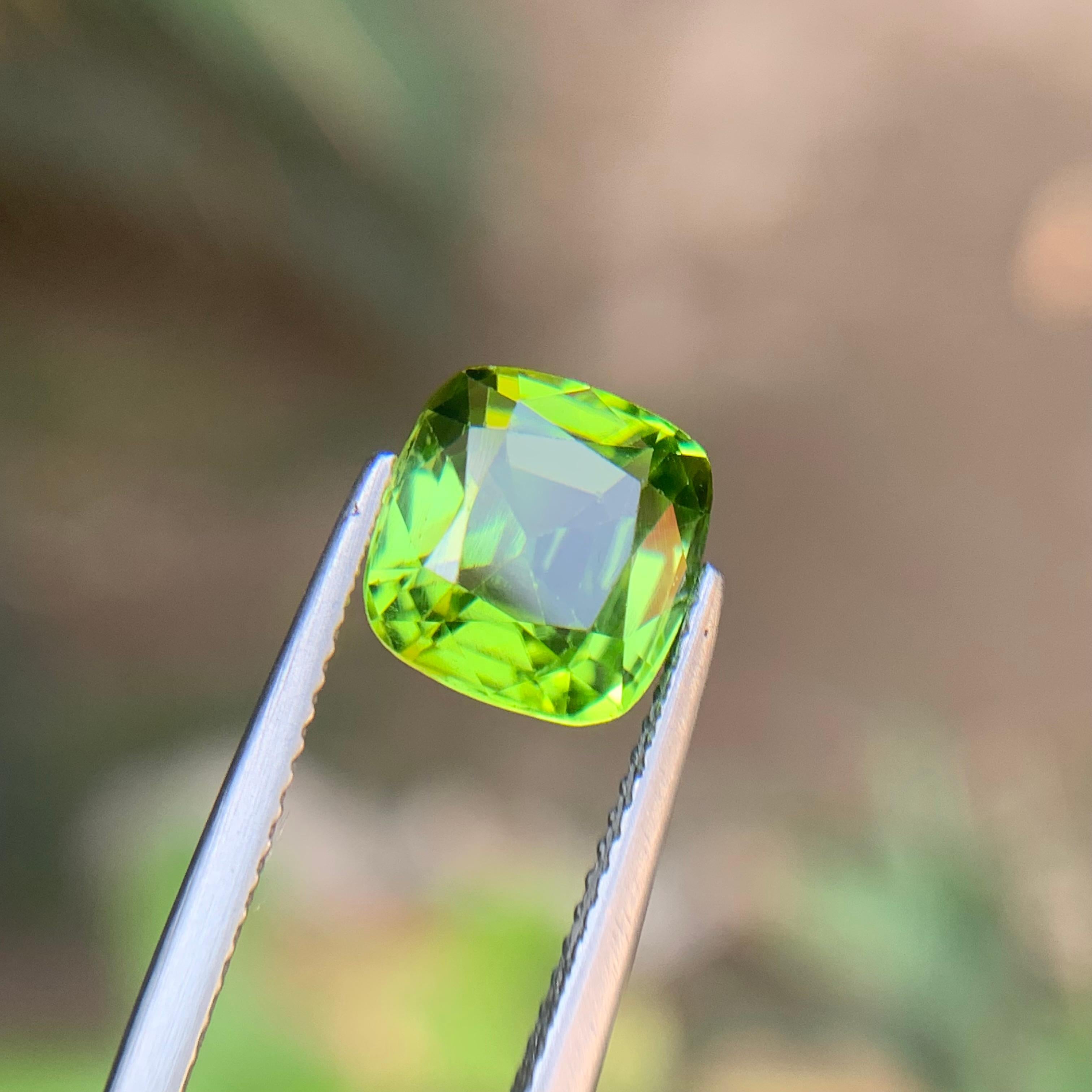 Vivid Green Natural Peridot Ring Lose Edelstein 3,36 Ct Square Cushion-Schmuck im Angebot 1
