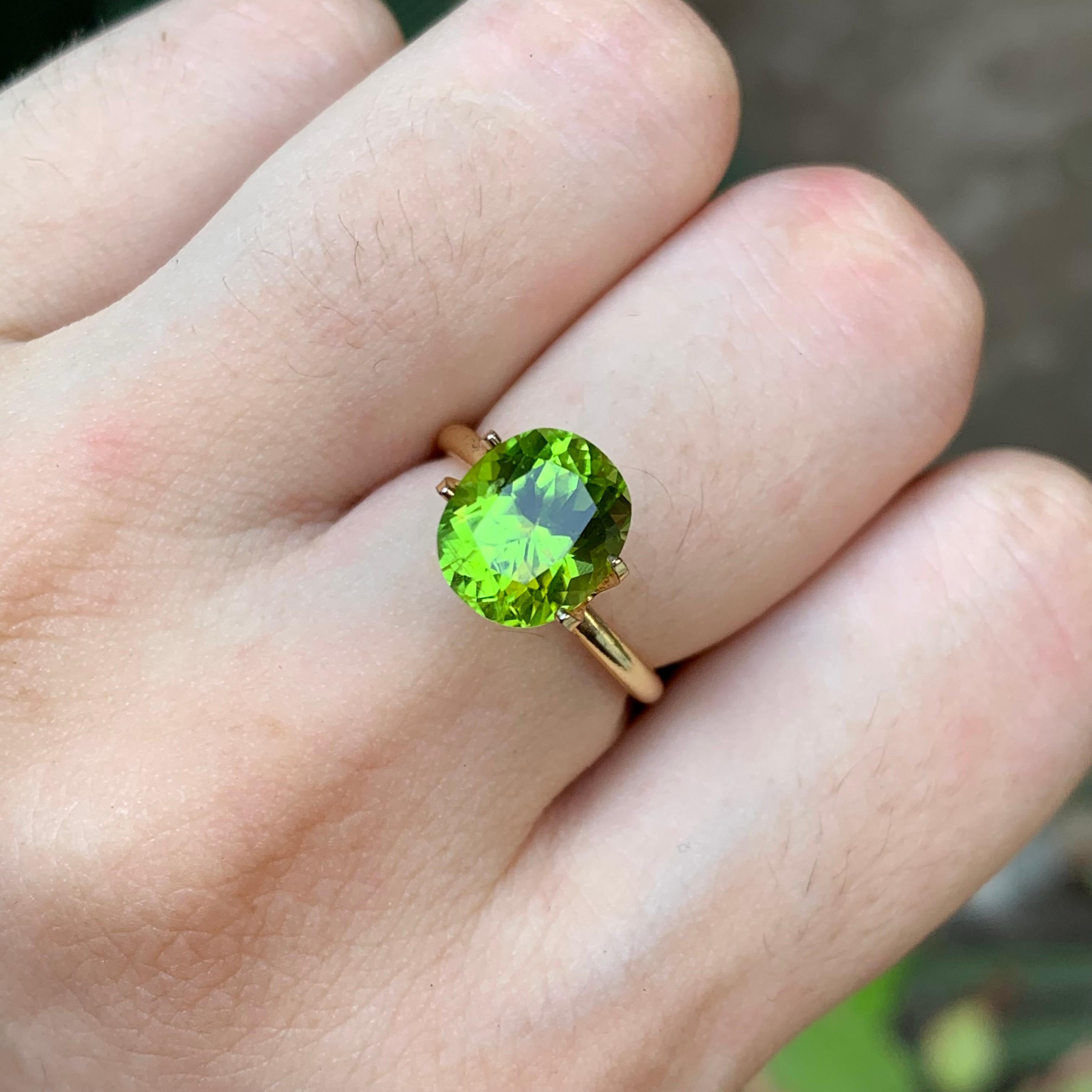 Vivid Green Natural Peridot Ring Lose Edelstein 3,46 Ct Oval Schliff für Schmuck im Angebot 4