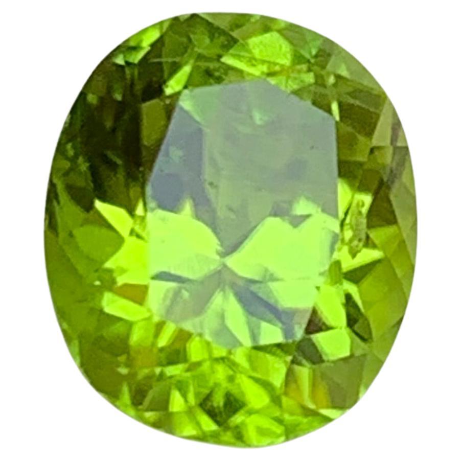 Vivid Green Natural Peridot Ring Lose Edelstein 3,46 Ct Oval Schliff für Schmuck im Angebot