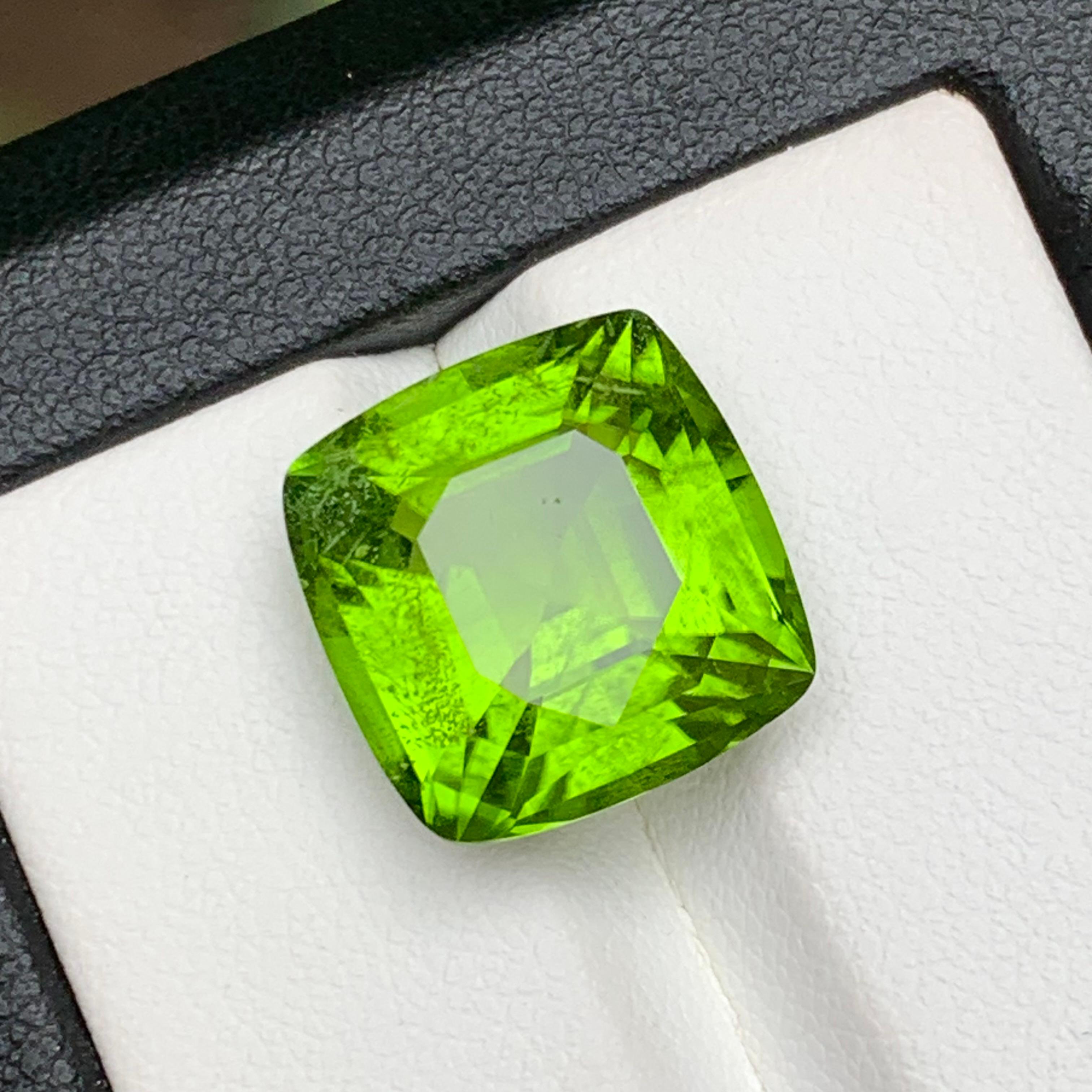 Vivid Green Natural Peridot Ring, Pendant Gemstone 12.10 Ct Cushion Cut-Jewelry For Sale 5