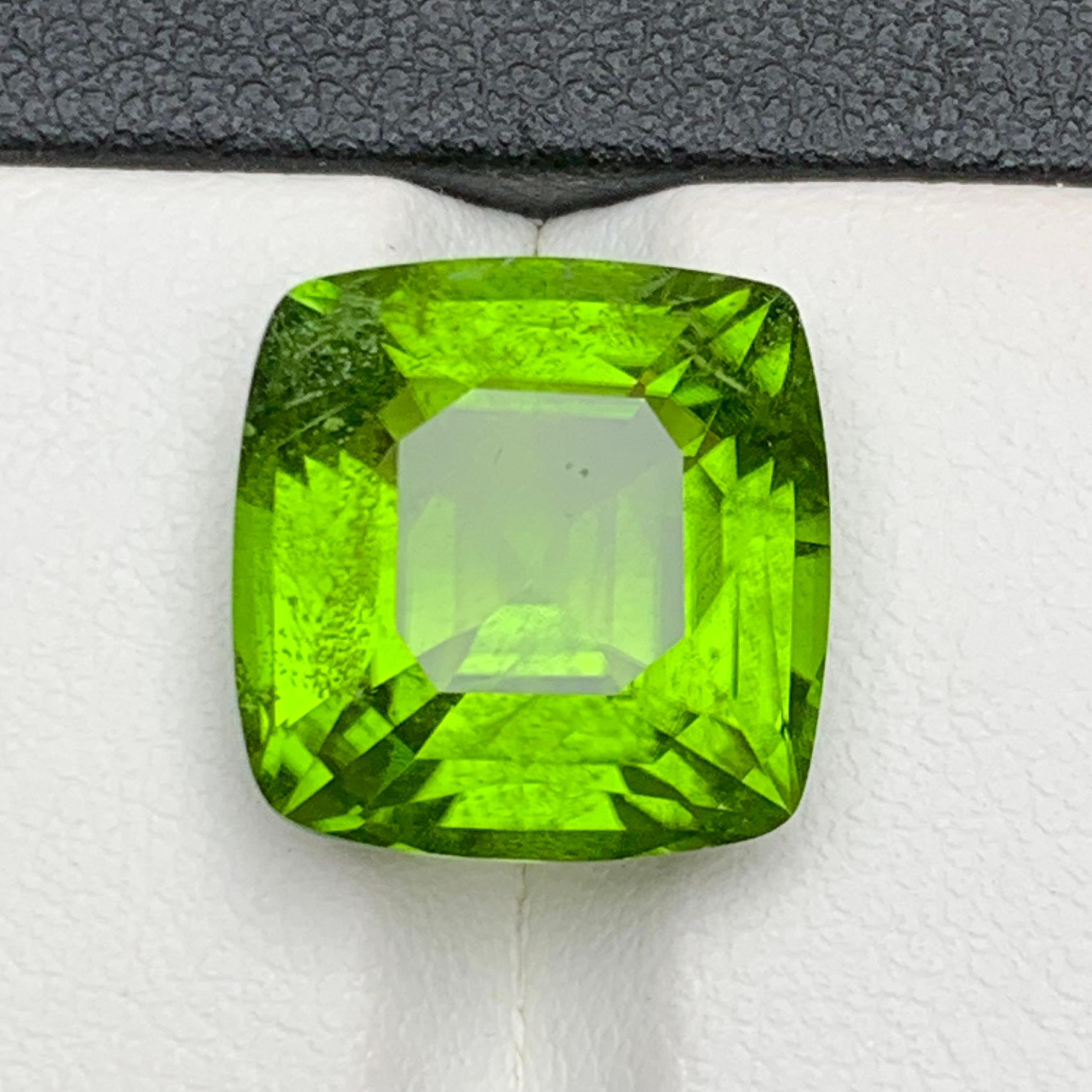 Contemporary Vivid Green Natural Peridot Ring, Pendant Gemstone 12.10 Ct Cushion Cut-Jewelry For Sale