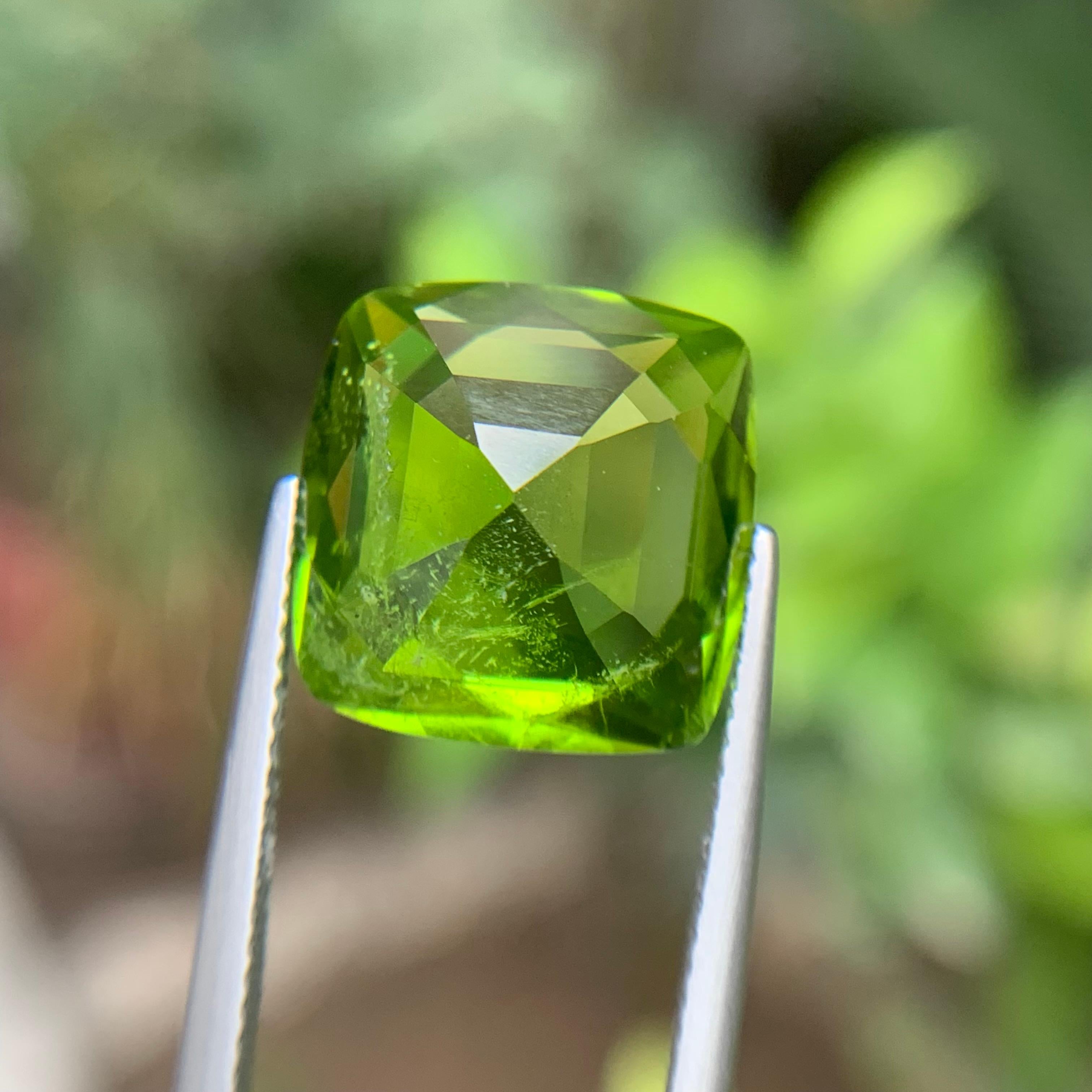 Vivid Green Natural Peridot Ring, Pendant Gemstone 12.10 Ct Cushion Cut-Jewelry For Sale 1